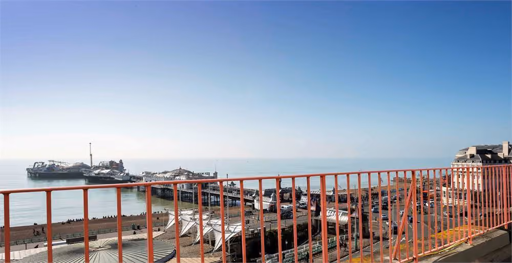 Exclusive Hire, Pier Court photo #12