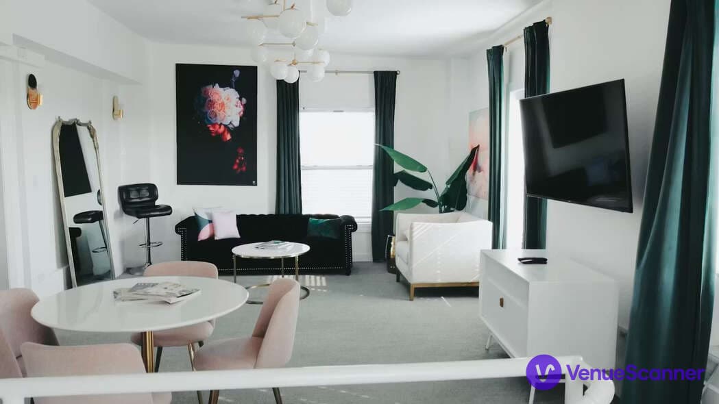 VIP Suite, The Penthouse Hyde Park photo #1