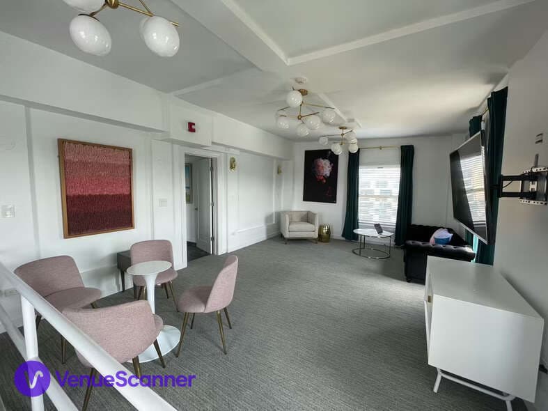 VIP Suite, The Penthouse Hyde Park photo #2