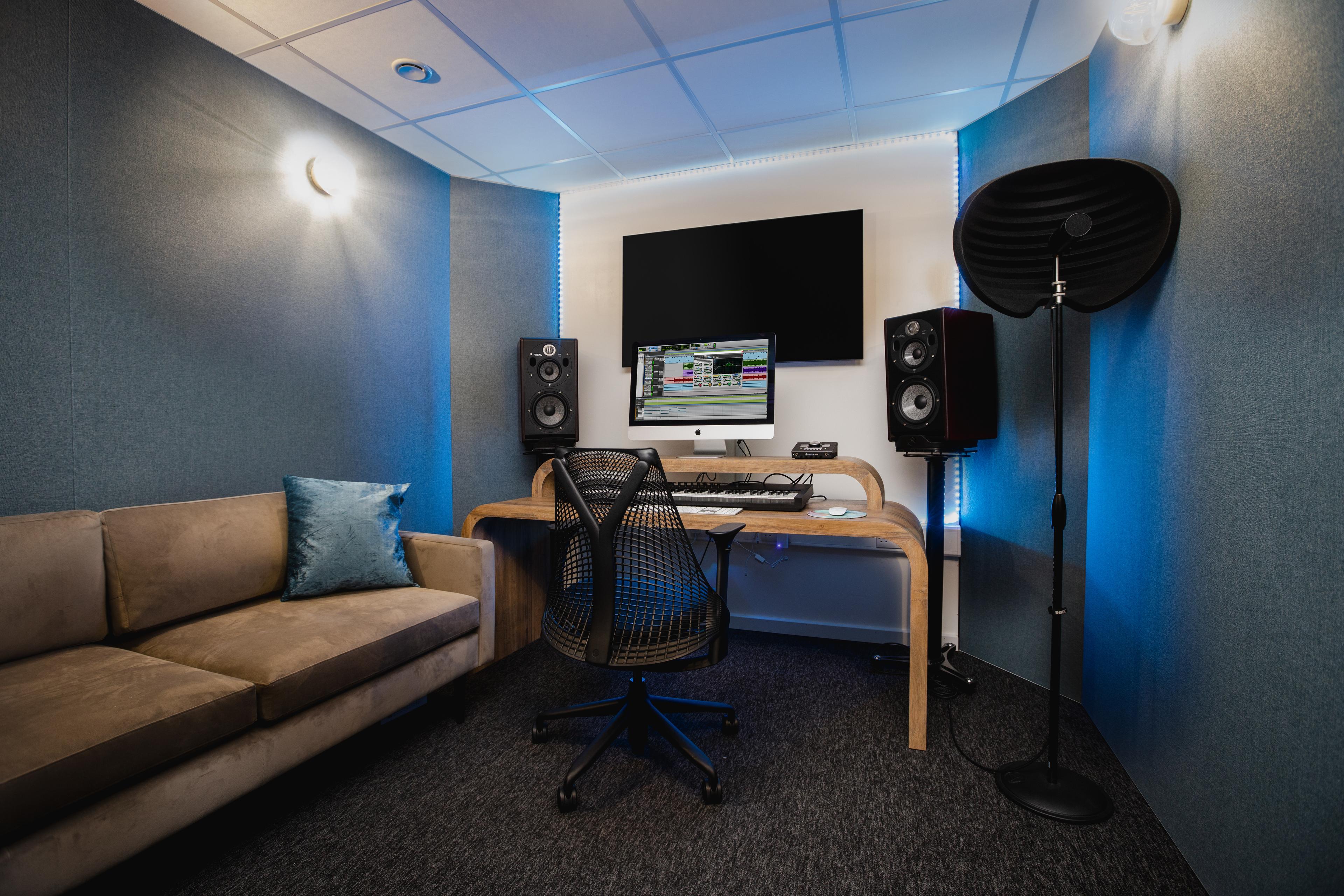 Recording Studio - Production, Voiceovers, Music, Podcasting, The Halley photo #1
