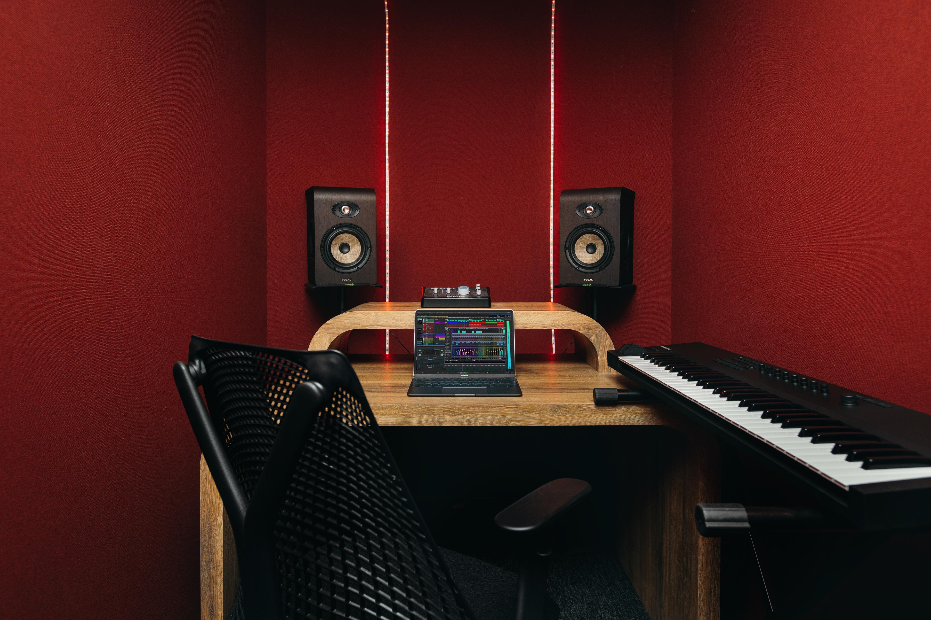 The Halley, Recording Studio - Production, Voiceovers, Music, Podcasting photo #3
