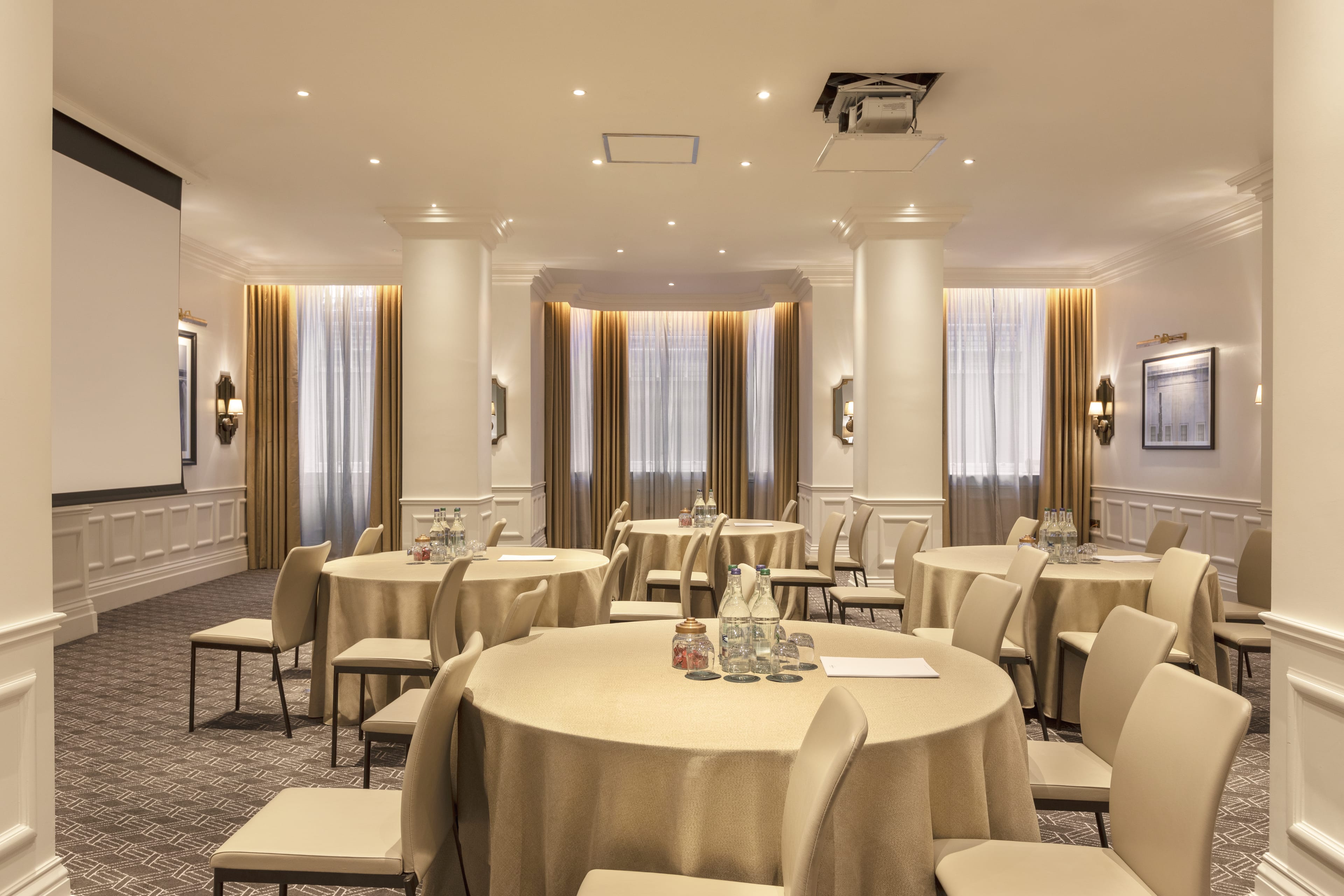 Photo of Kimpton Fitzroy London Hotel, Keynes