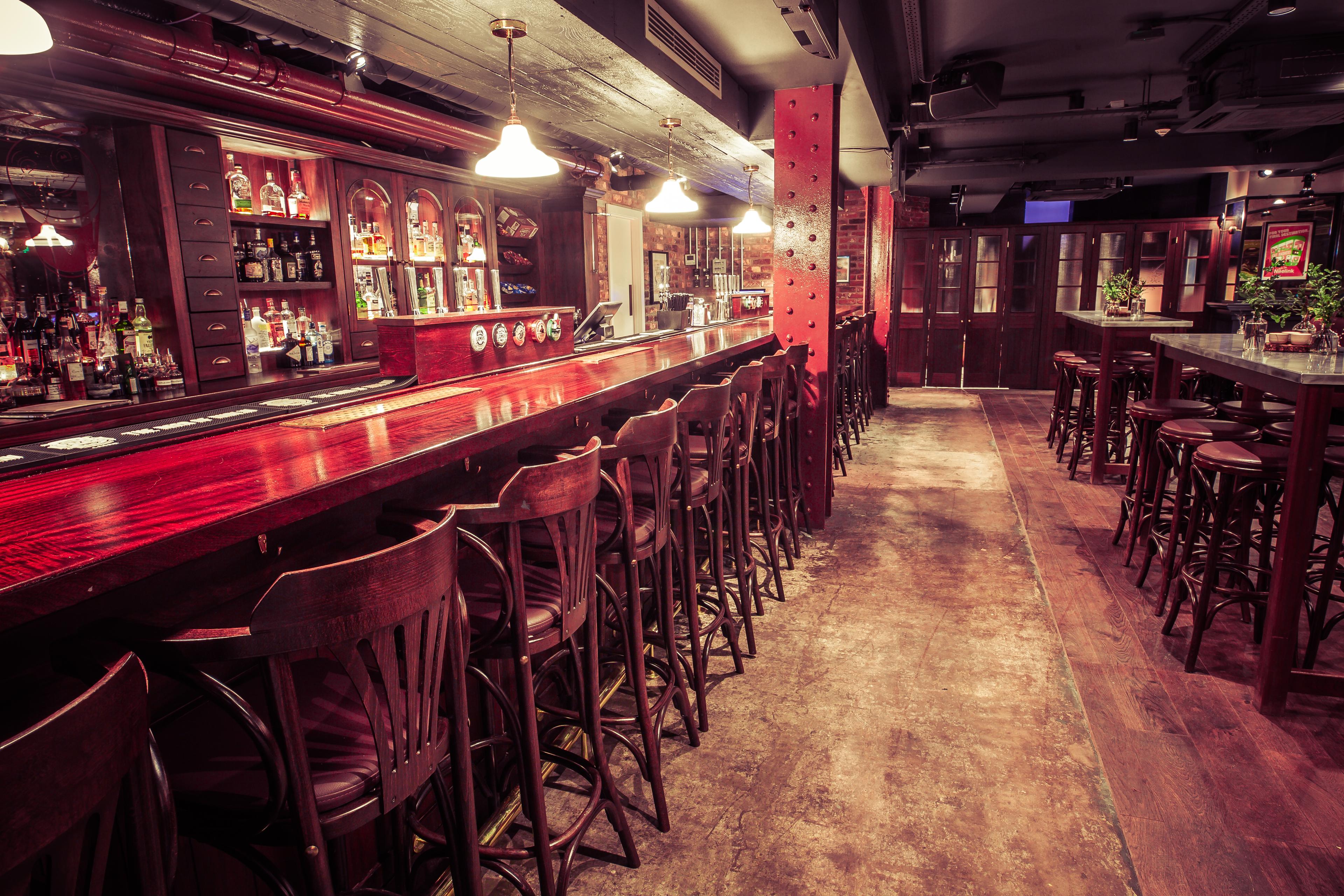 Exclusive Bar Hire Gibney's, Daffodil Mulligan photo #2