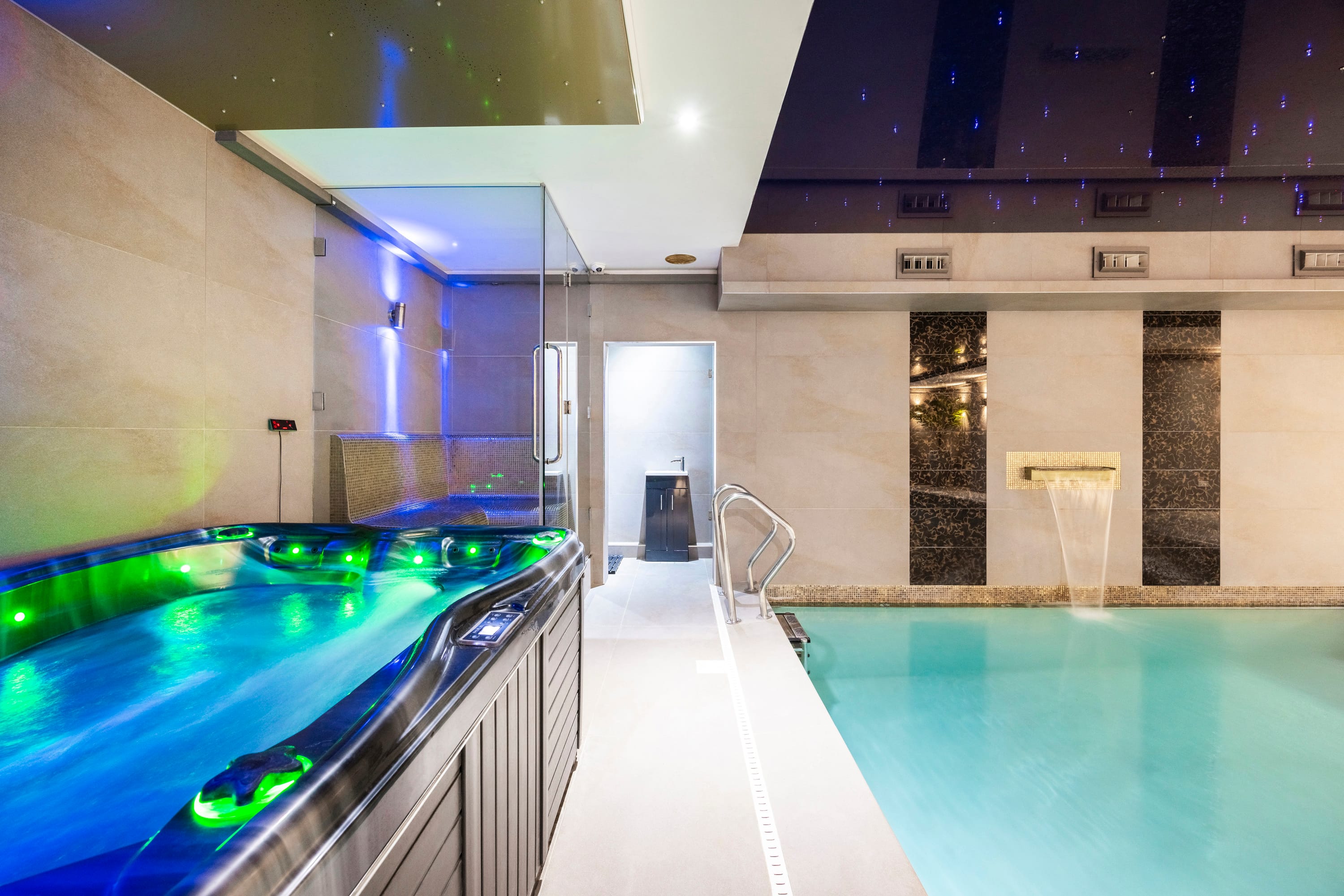 Photo of The Essex Mansion & Spa, Chigwell, Whole Venue