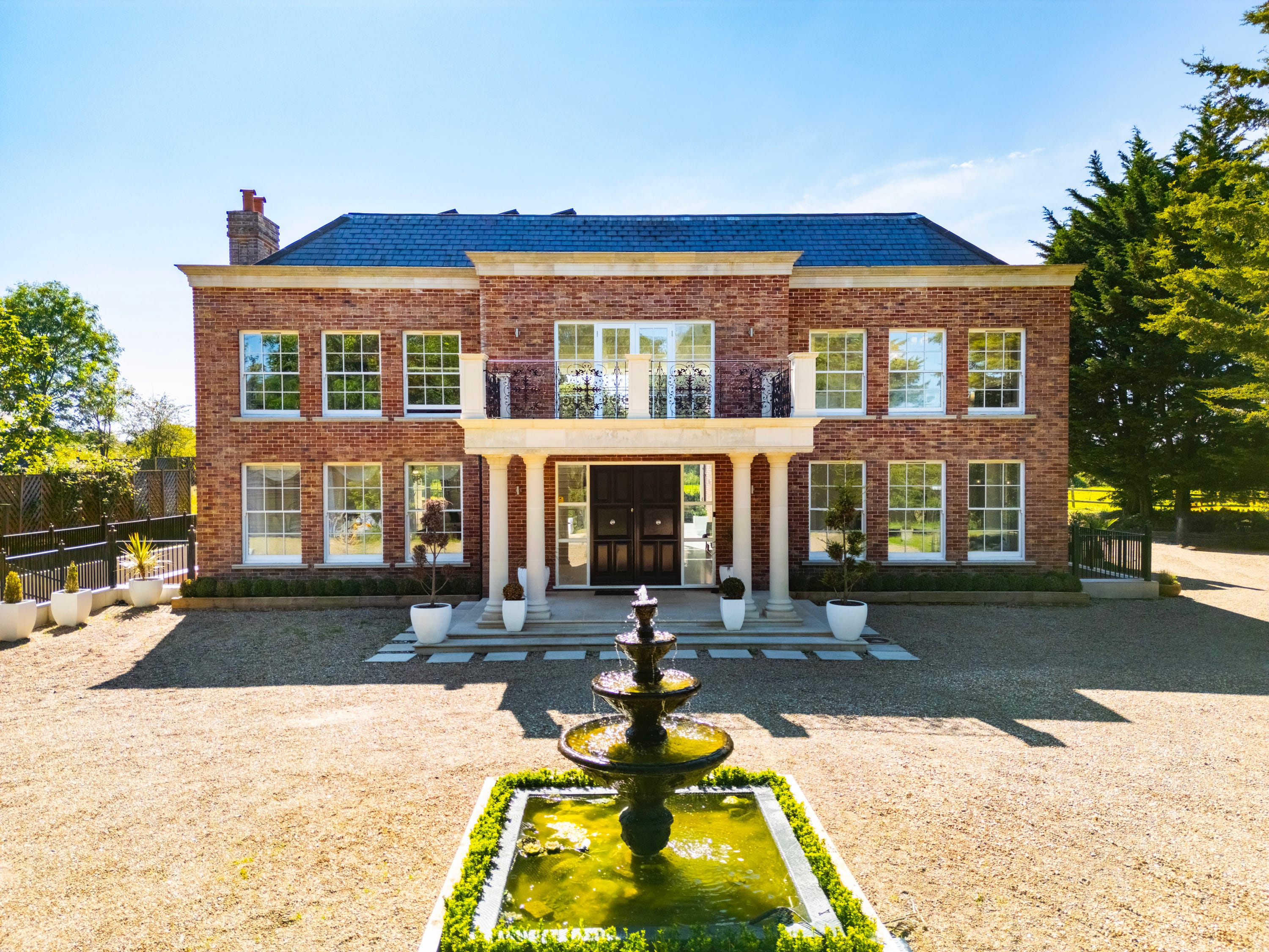 Photo of The Essex Mansion & Spa, Chigwell, Whole Venue