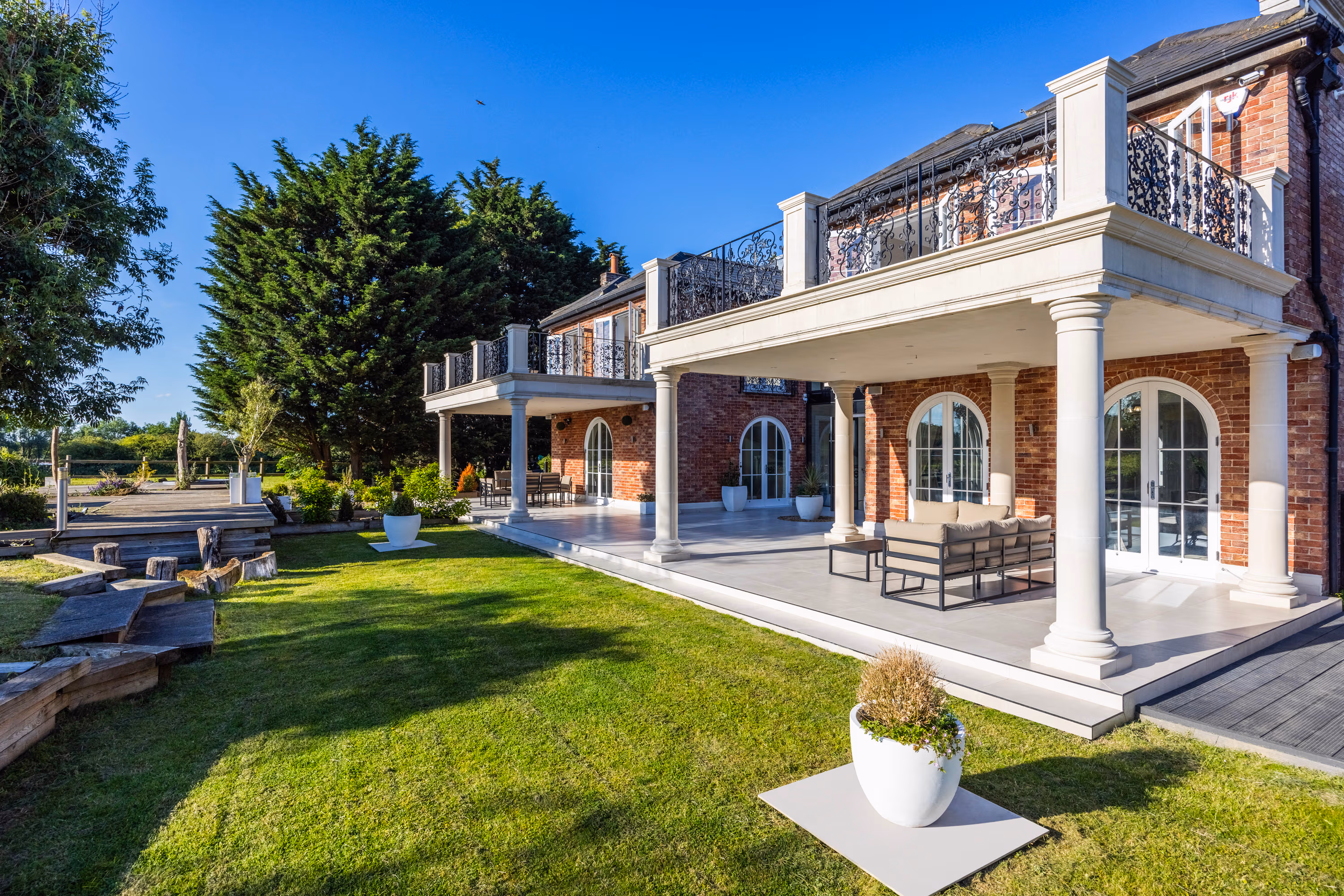 Photo of The Essex Mansion & Spa, Chigwell, Whole Venue