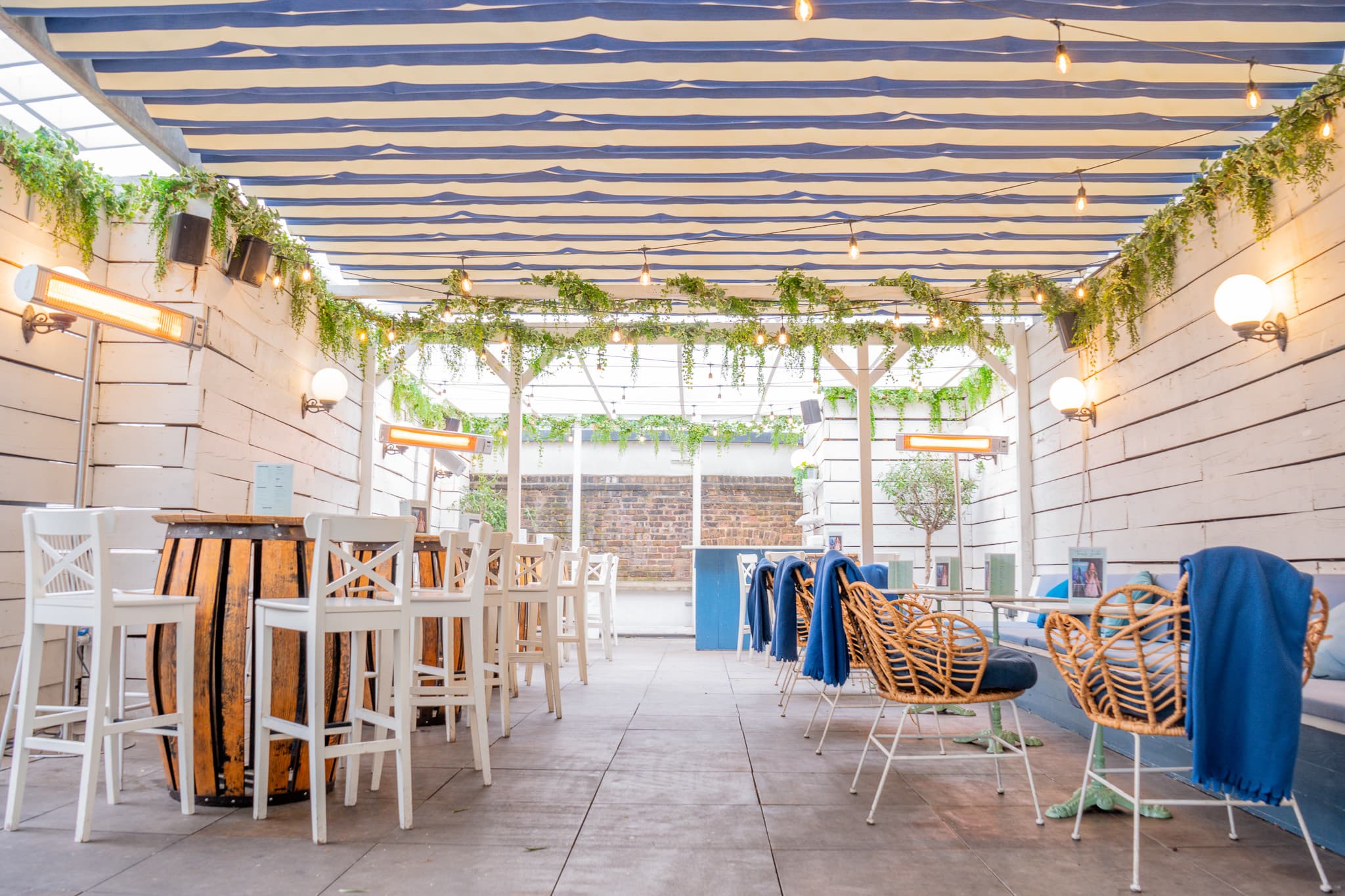 Weatherproof Rooftop Bar, Bubba Oasis photo #8
