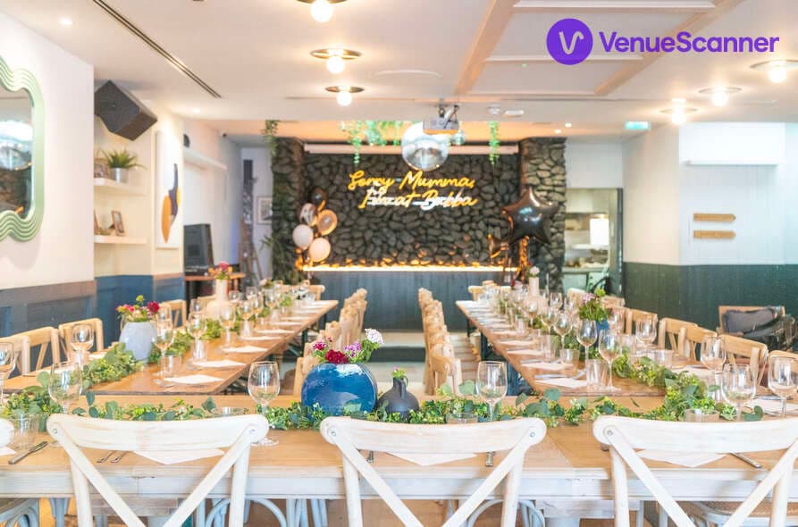 Cosy Living Room & Cocktail Bar, Bubba Oasis photo #3