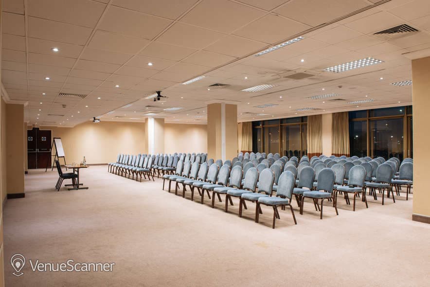 Waterloo Suite, Renaissance London Heathrow Hotel photo #4