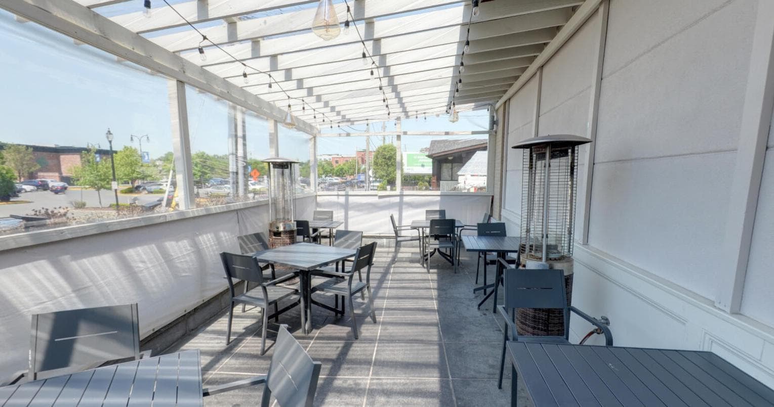 Patio, Telly's Taverna photo #1