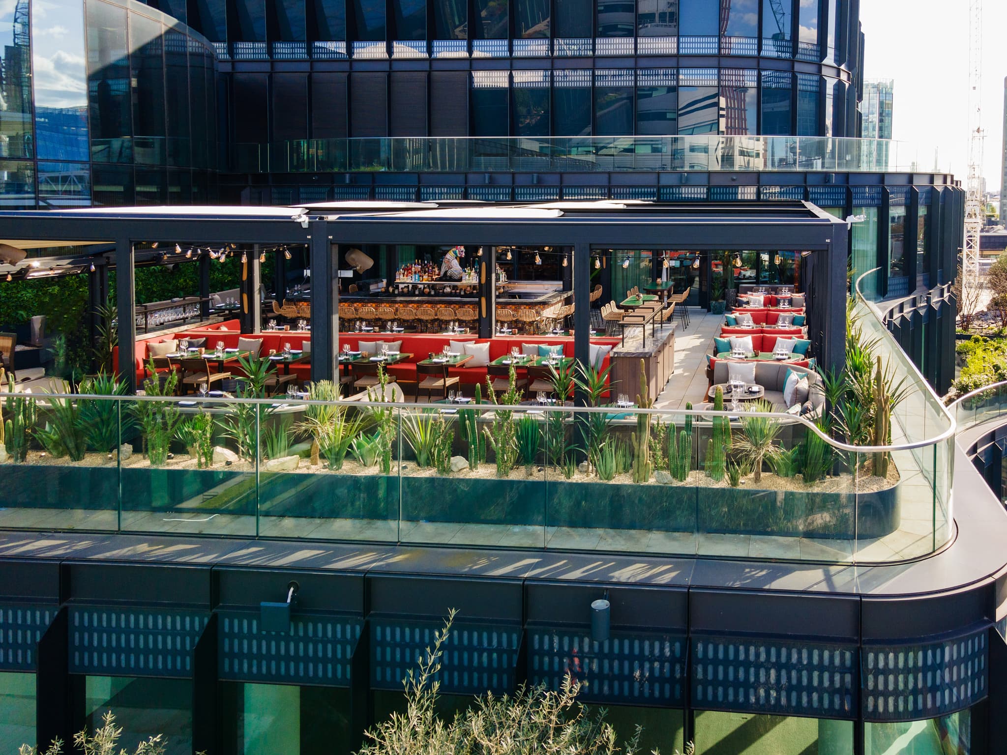 Exclusive Hire, Los Mochis London City photo #3