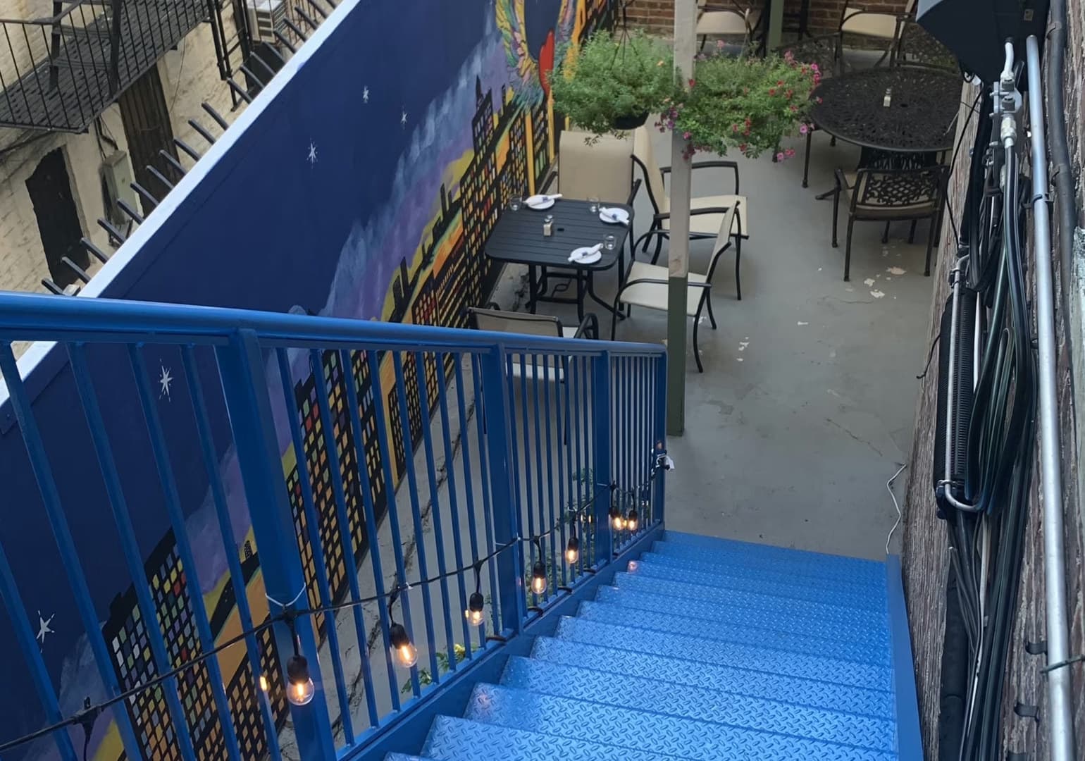 The Patio, Hamilton Hall photo #2