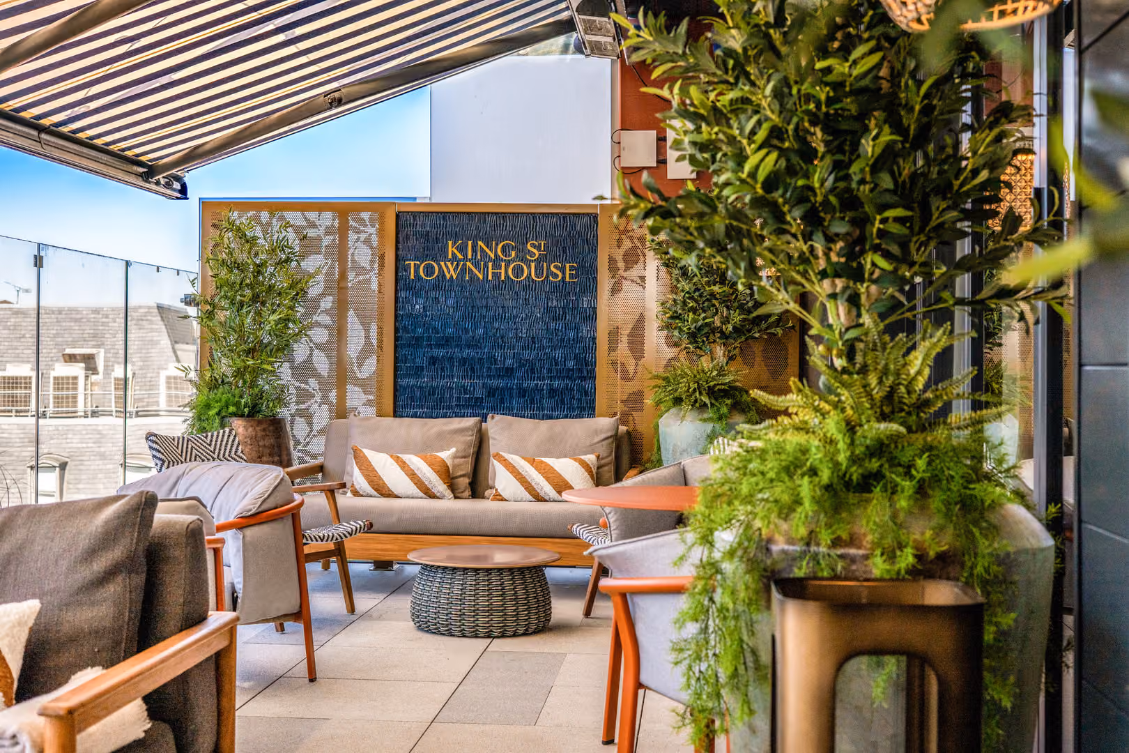 Sixth Floor South Terrace & Lounge, King Street Townhouse Hotel & Spa photo #15