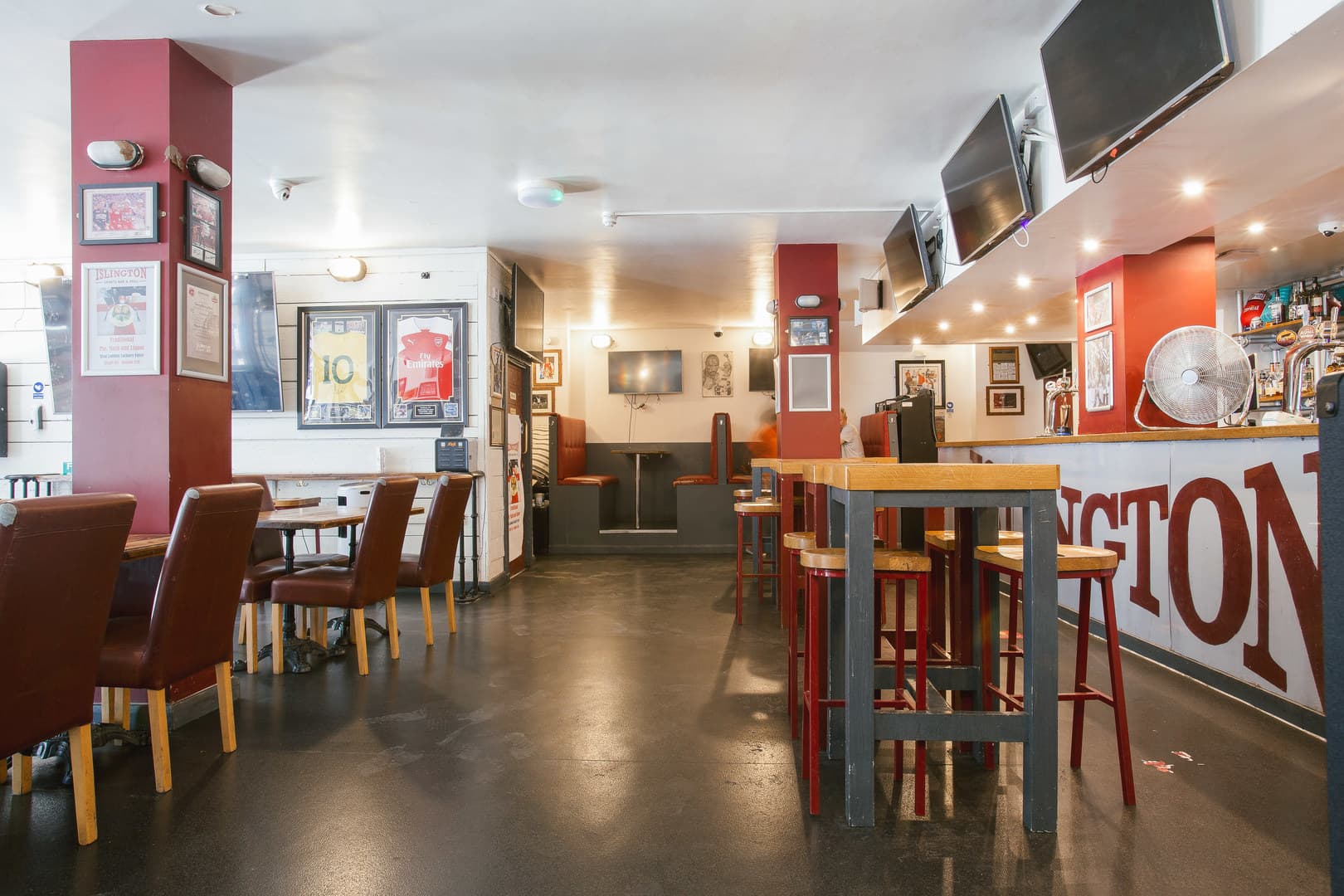 Section Of Bar Area Or Whole Venue, Islington Sports Bar And Grill photo #1