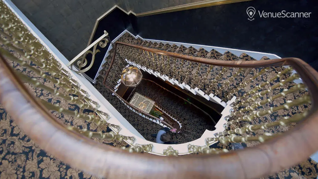 Nira Caledonia photo #3