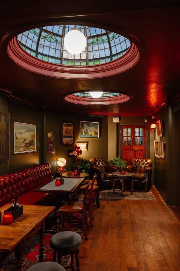 The Lounge, The Black Eel photo #1