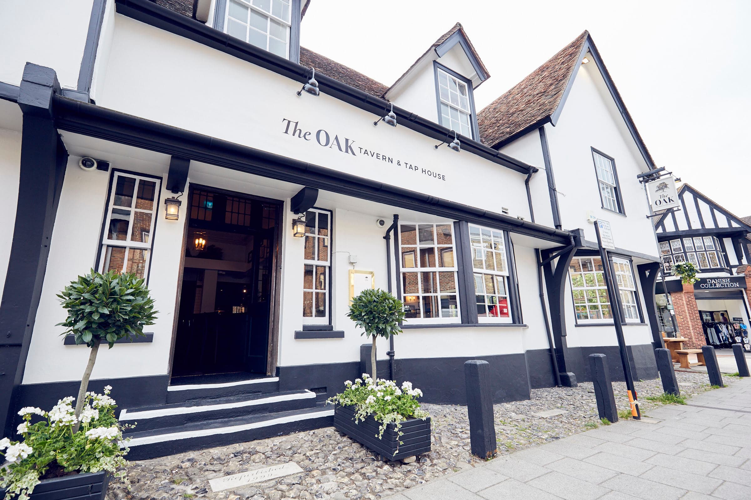 The Snug, The Oak Tavern photo #5