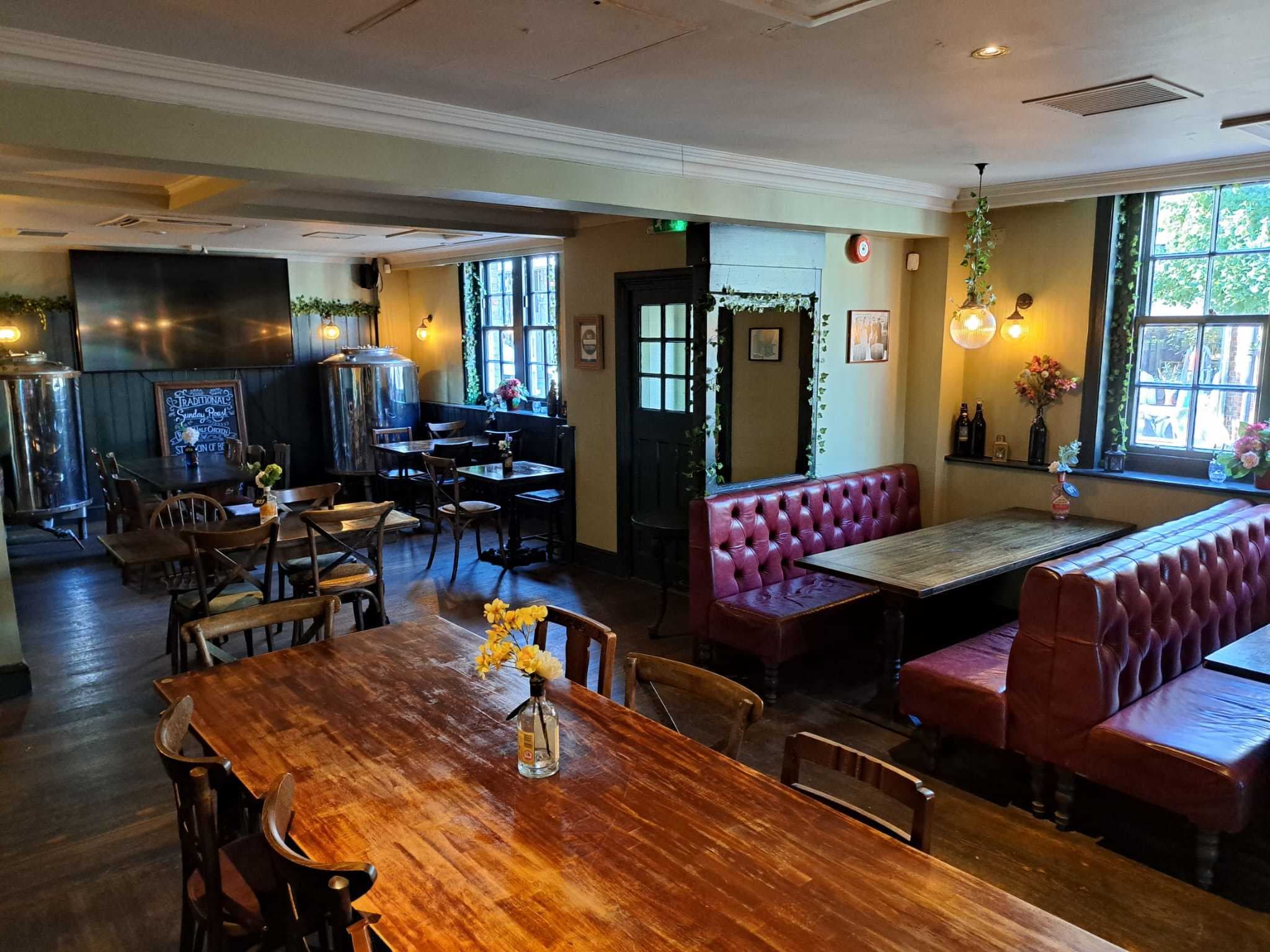 The Oak Tavern, The Restaurant photo #2