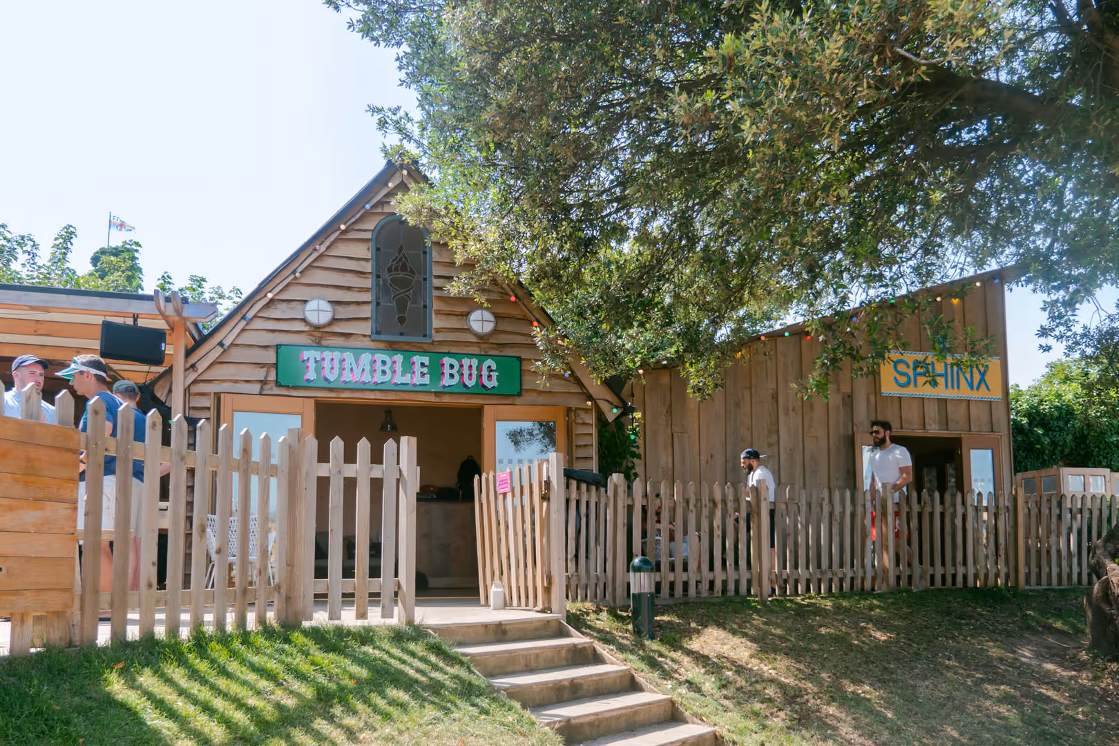 VIP Beach Huts, Dreamland photo #2
