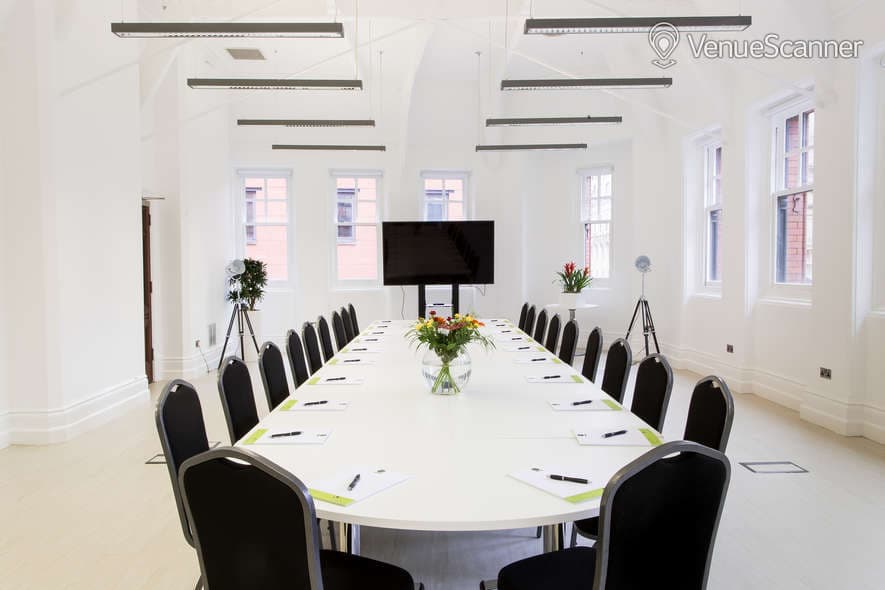 White Room, Chamber Space photo #1