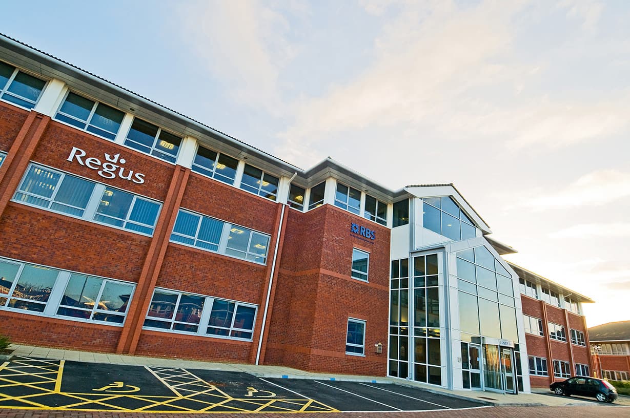 Concourse, Regus Leicester Grove Park photo #8