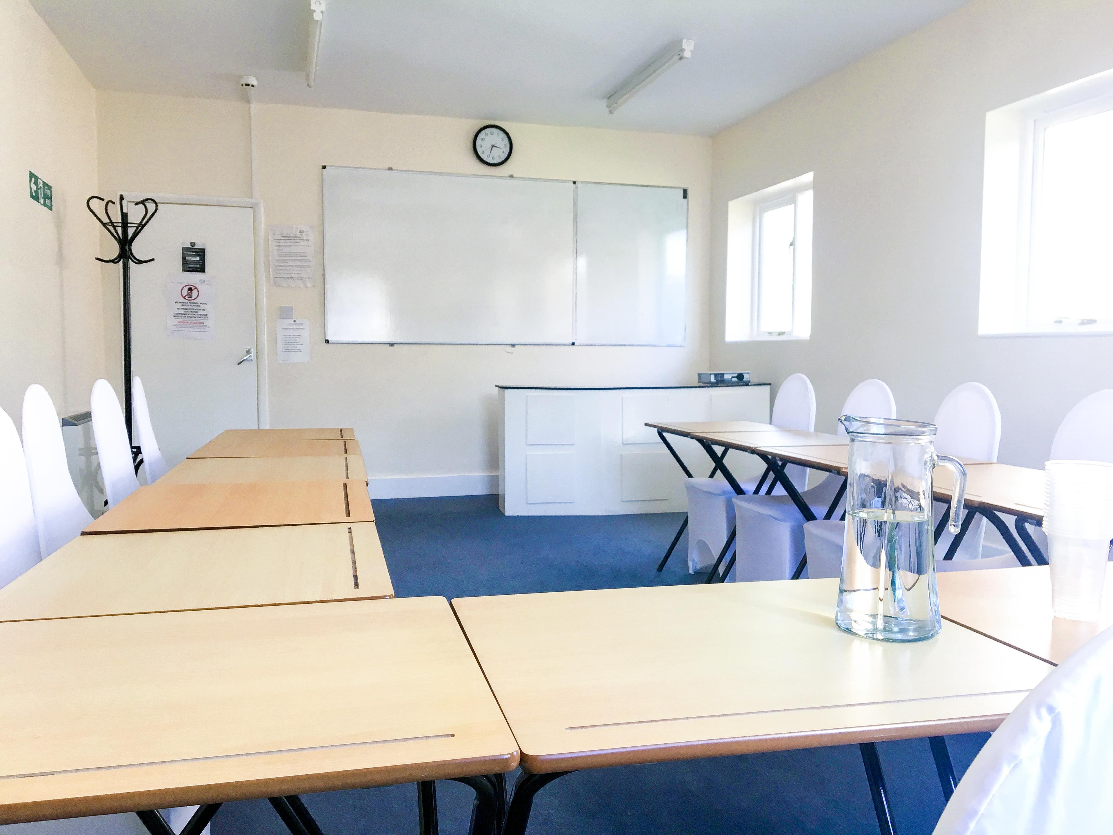 My Meeting Space - North London College, Meeting Room / Classroom 105 photo #3