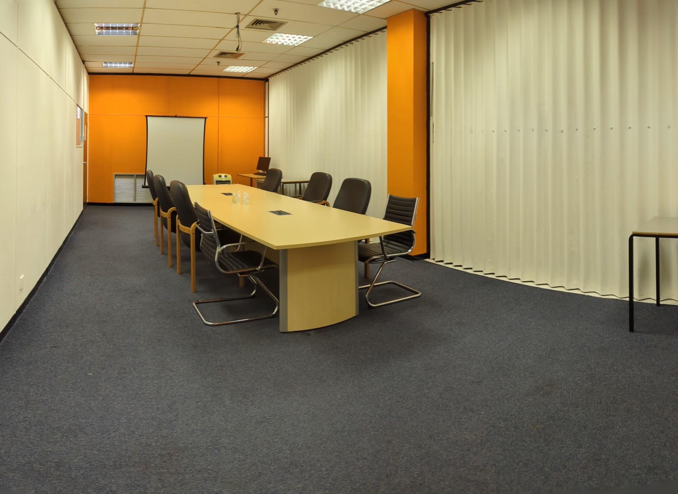 The Woolwich College, Boardroom photo #3