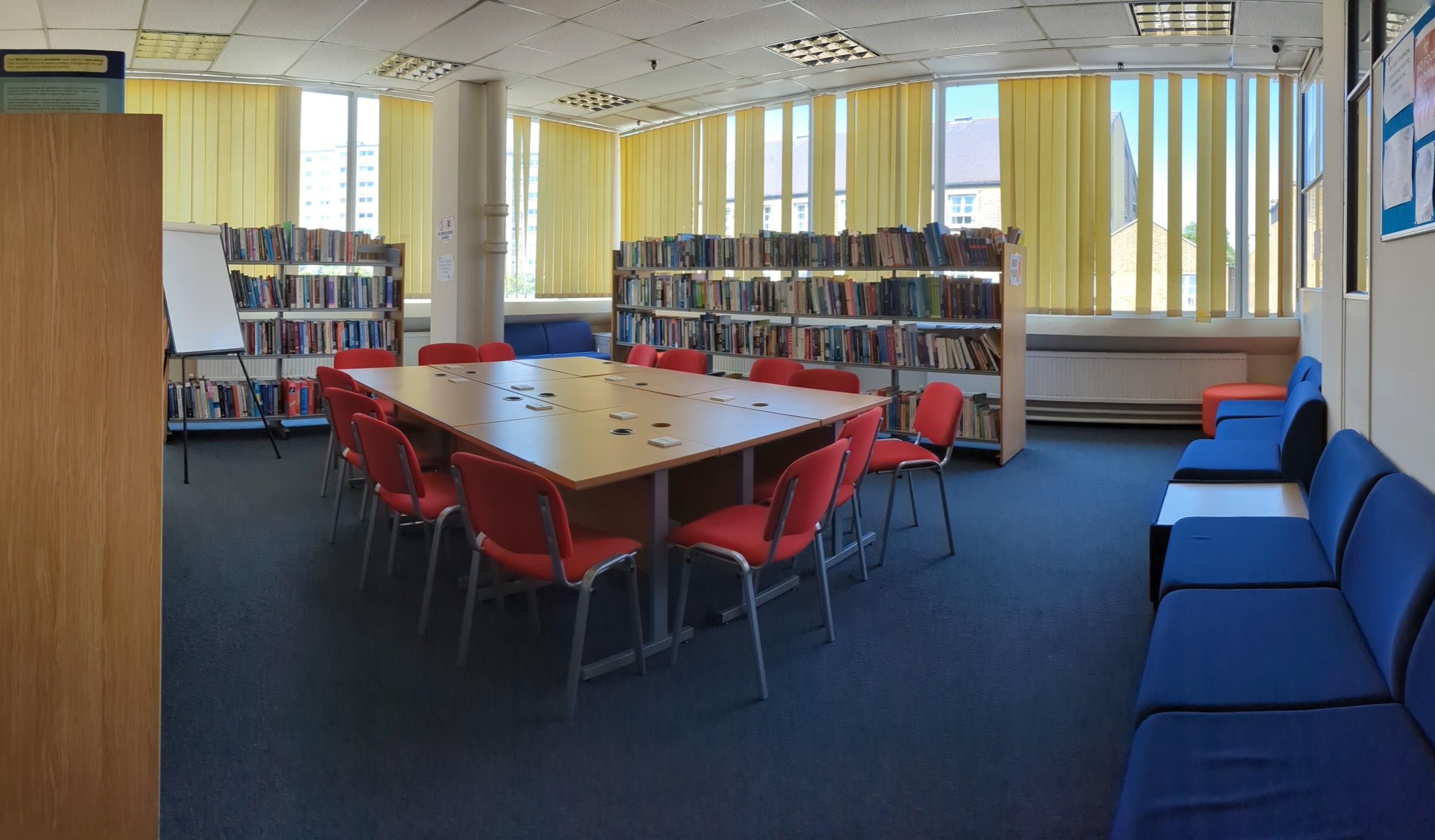 The Woolwich College, Library/Classroom photo #1
