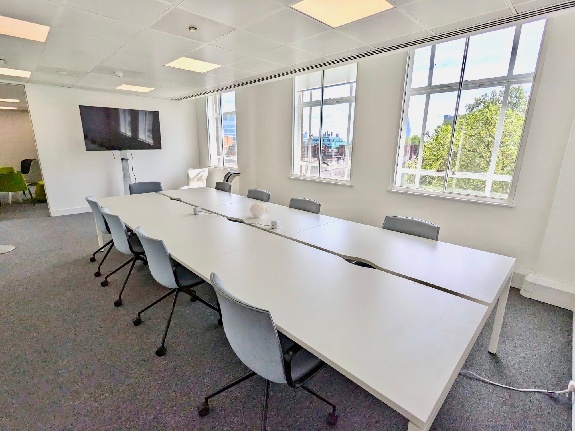 Photo of eOffice Holborn, Meeting Room For Up To 12 People