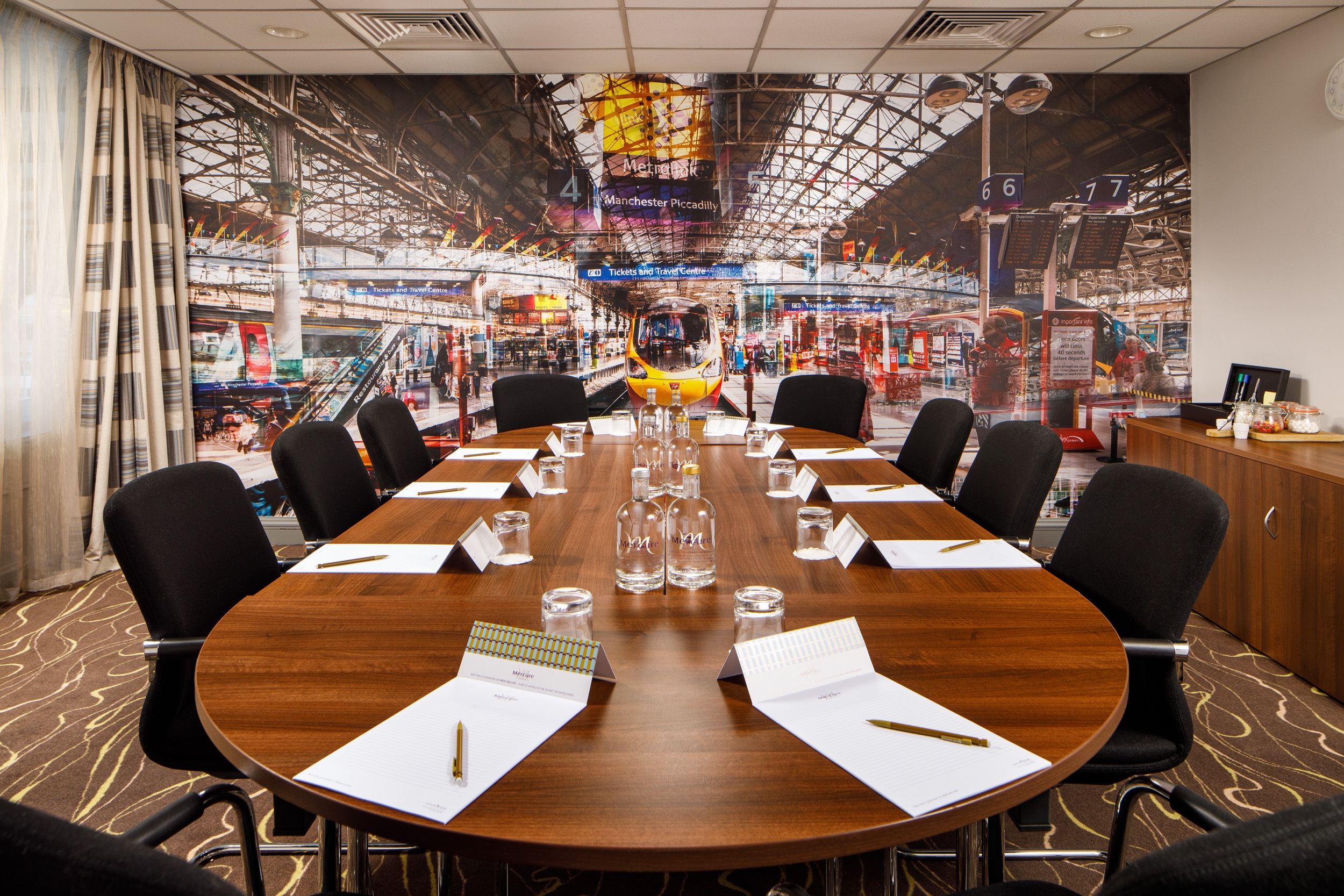 Photo of Mercure Manchester Piccadilly Hotel, The Boardroom