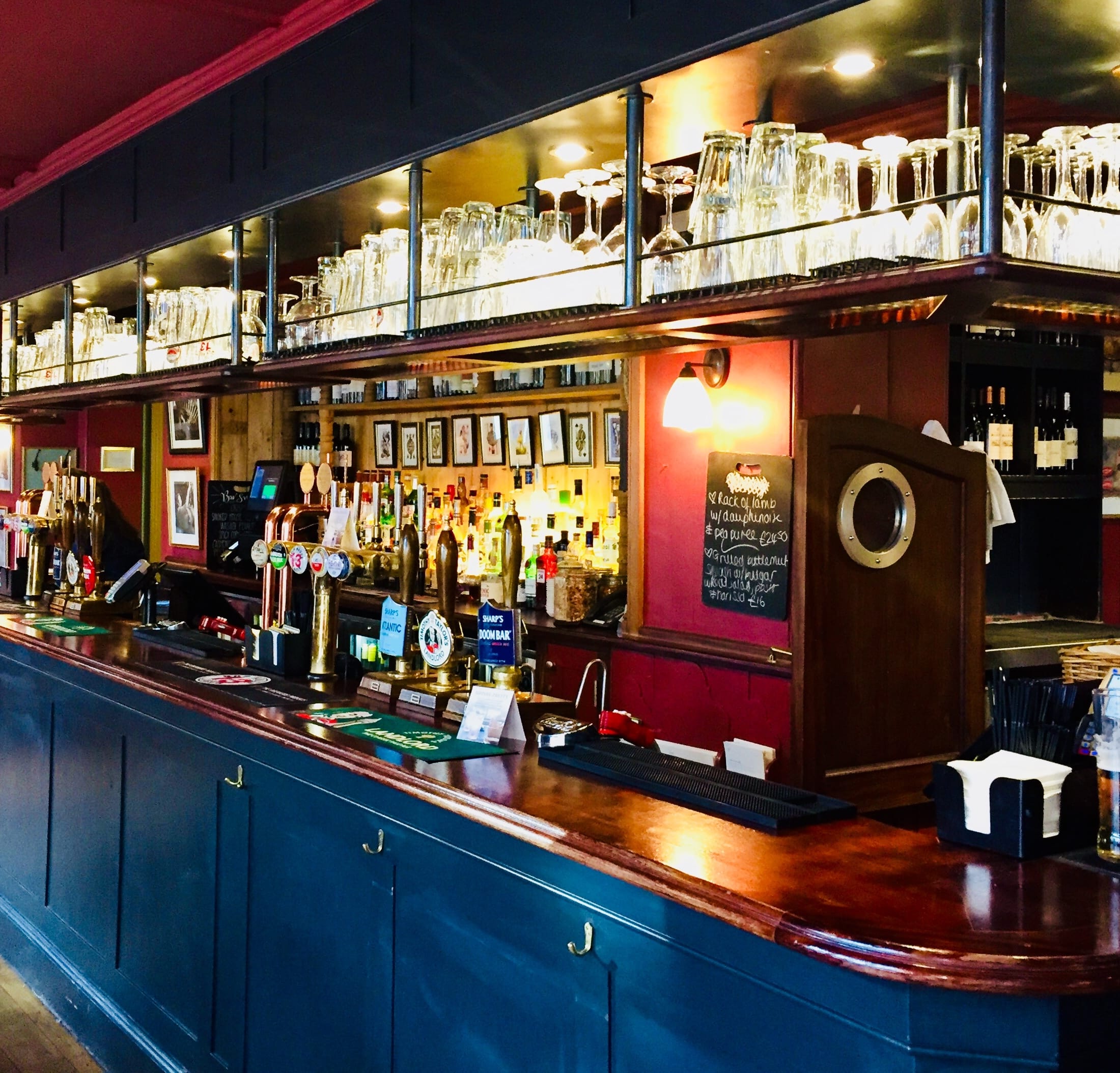 Photo of The Kings Head, Bar