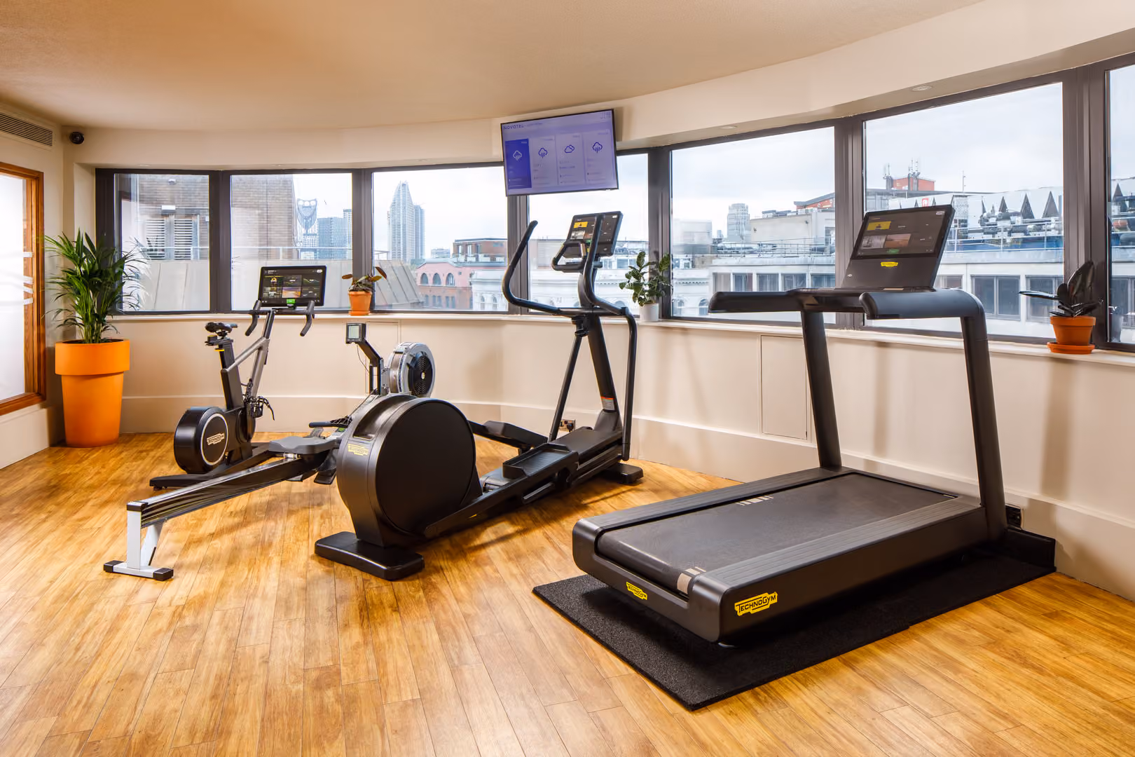 Novotel London City South, Shard Suite, undefined photo #9