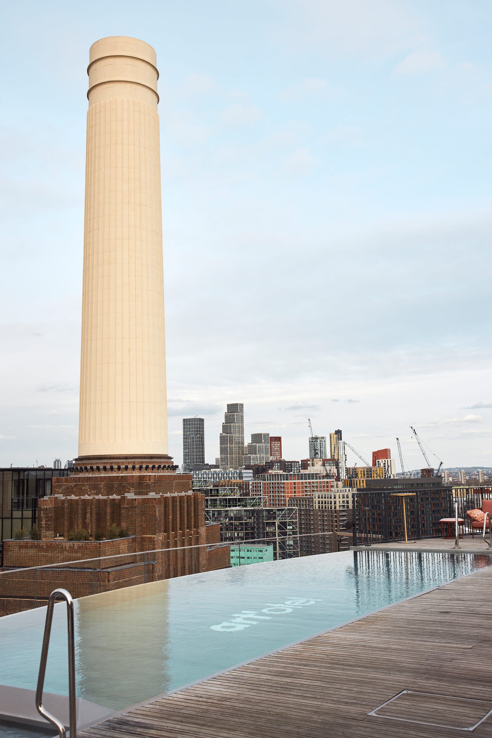 Photo of Art’otel London Battersea, JOIA Restaurant And Rooftop, PEROLA Bar
