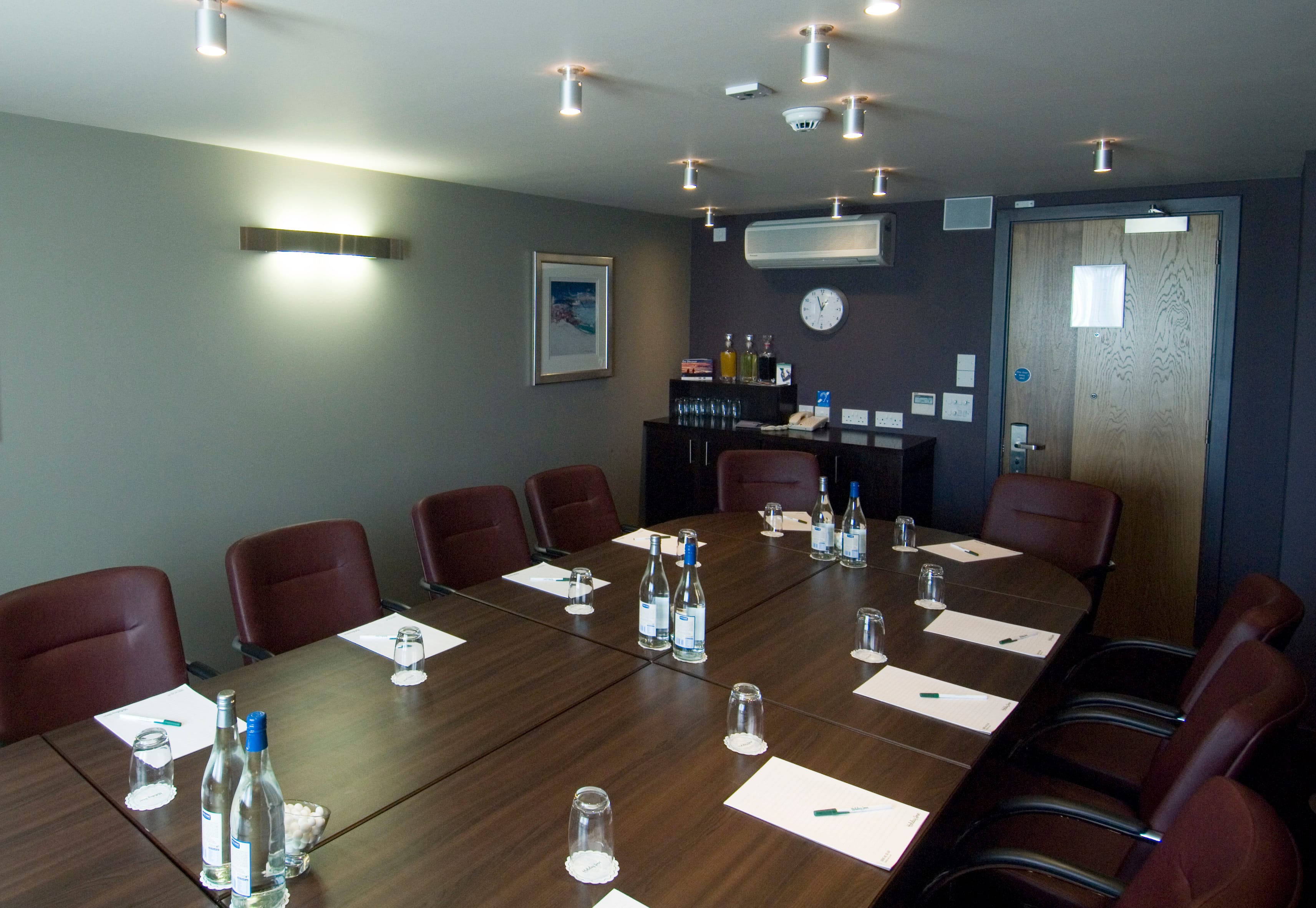 Photo of Holiday Inn Aberdeen West, Aboyne Suite