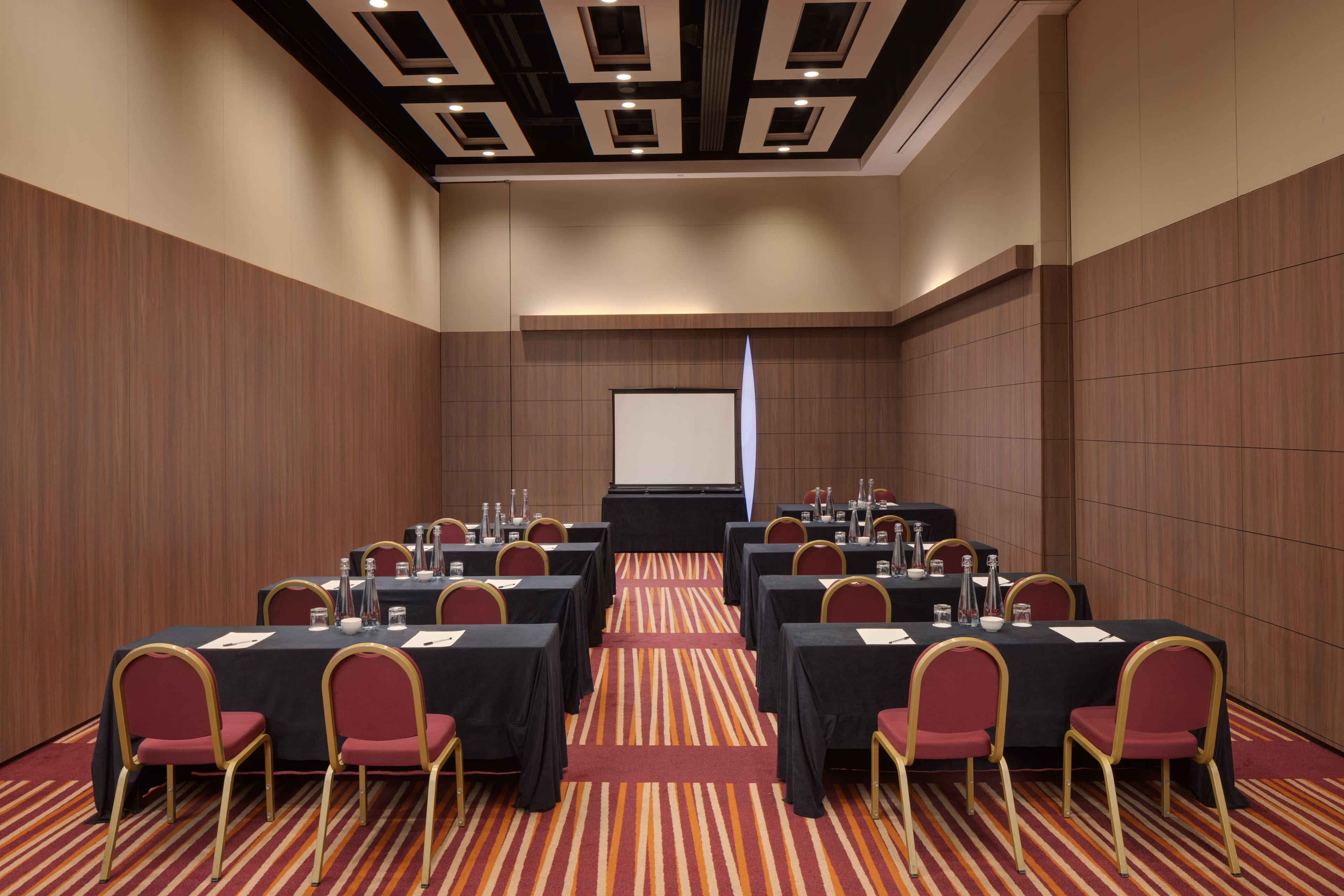 Photo of Mercure London Earls Court Hotel & Conference Centre, London Suite 1