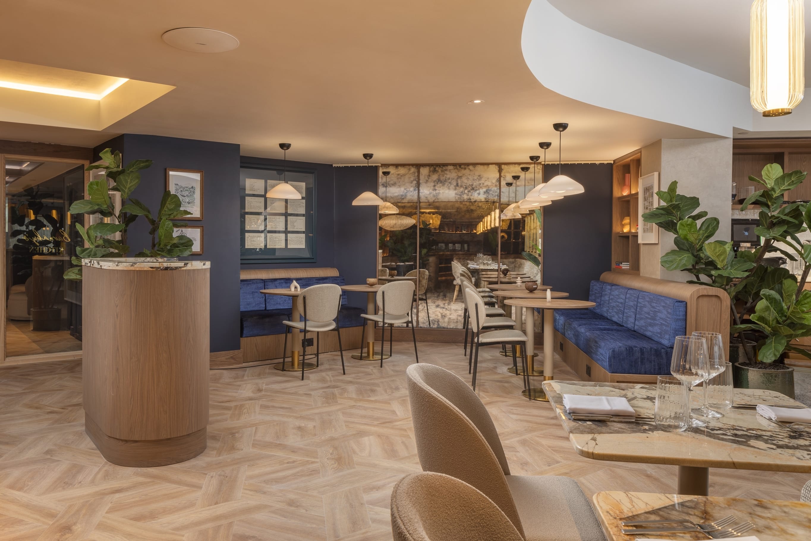 Photo of Mercure London Earls Court Hotel & Conference Centre, Barnaby's Kitchen