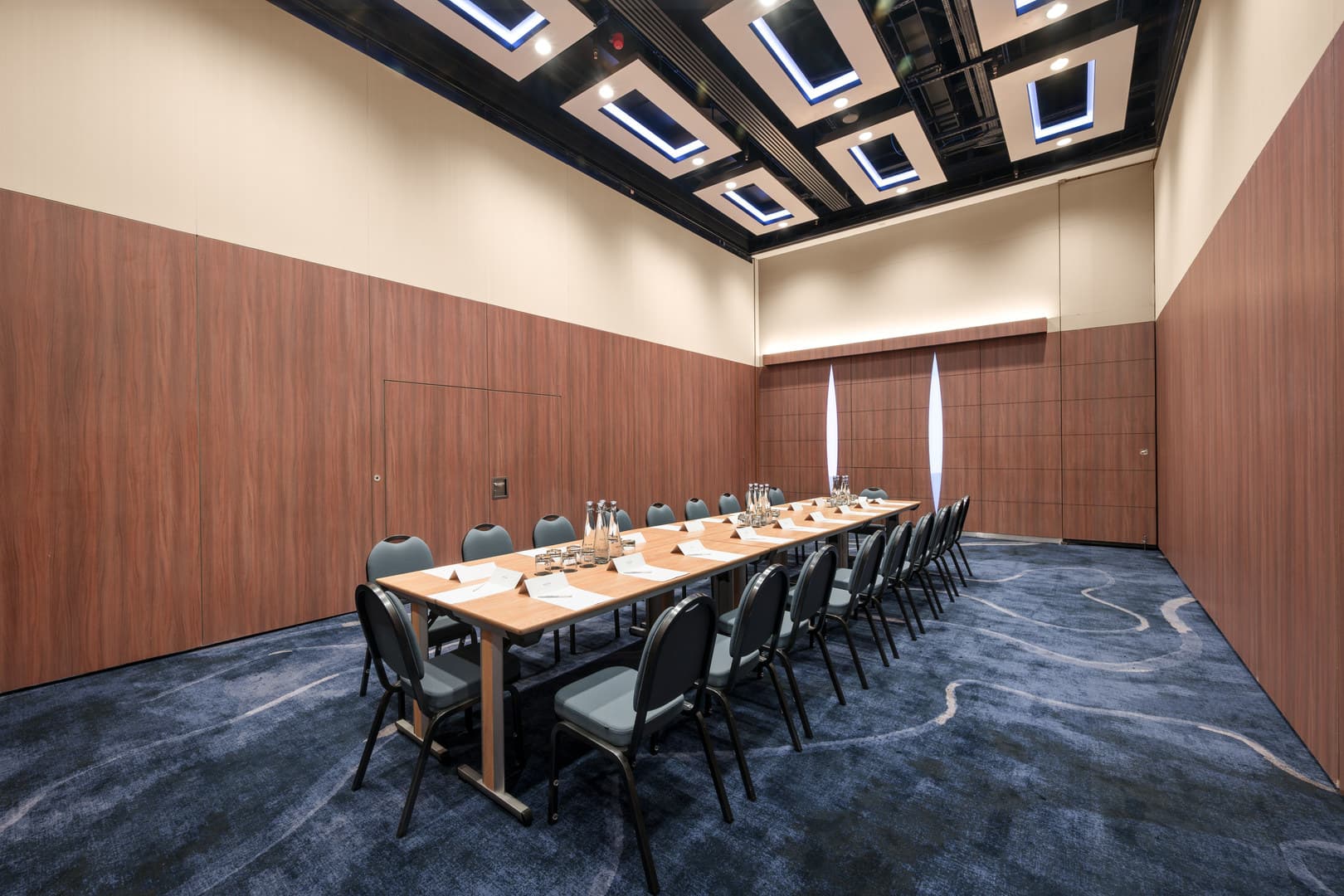 London Suite 1, Mercure London Earls Court Hotel & Conference Centre photo #1
