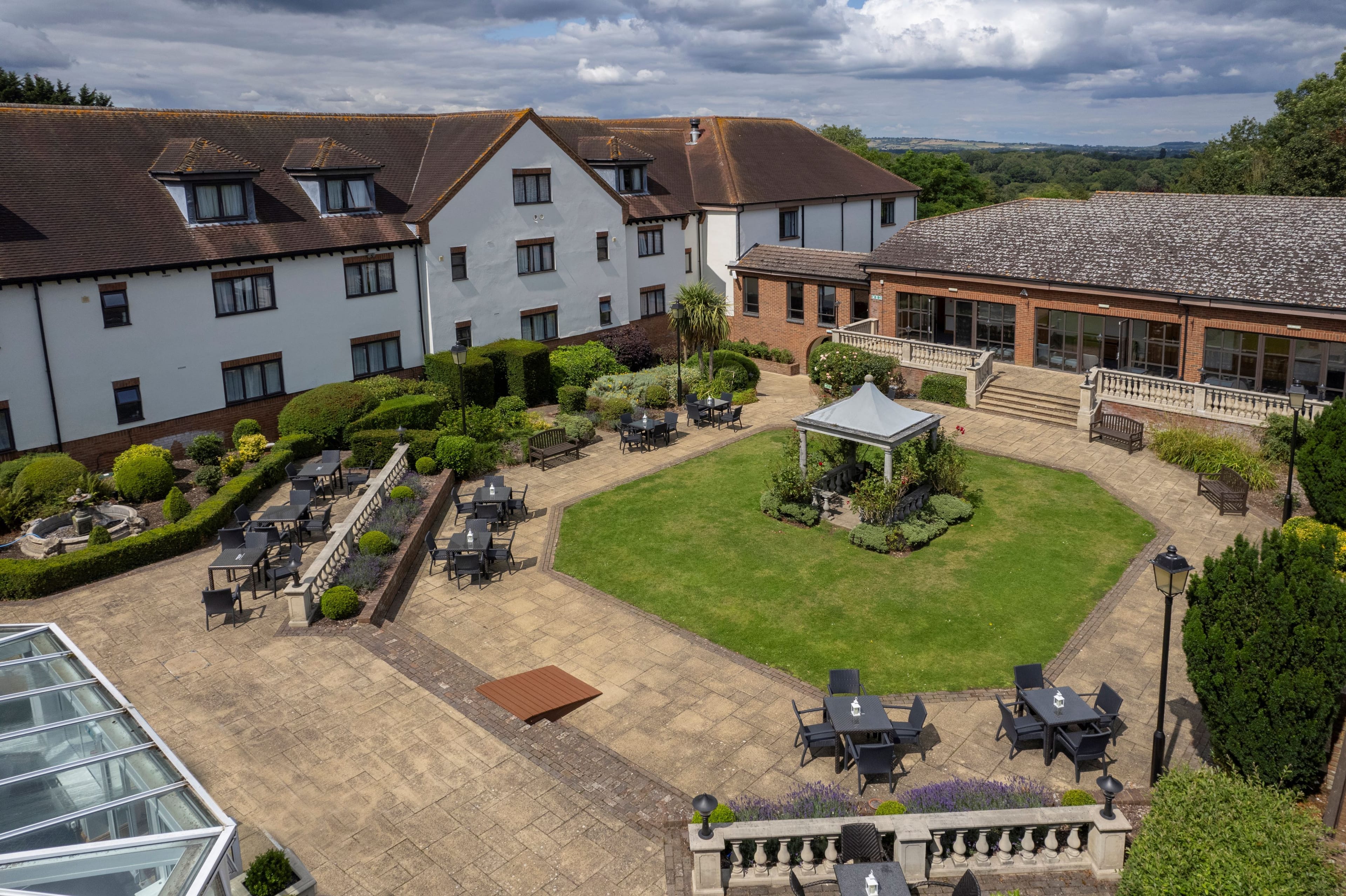 Photo of Oxford Belfry Hotel, College Suite