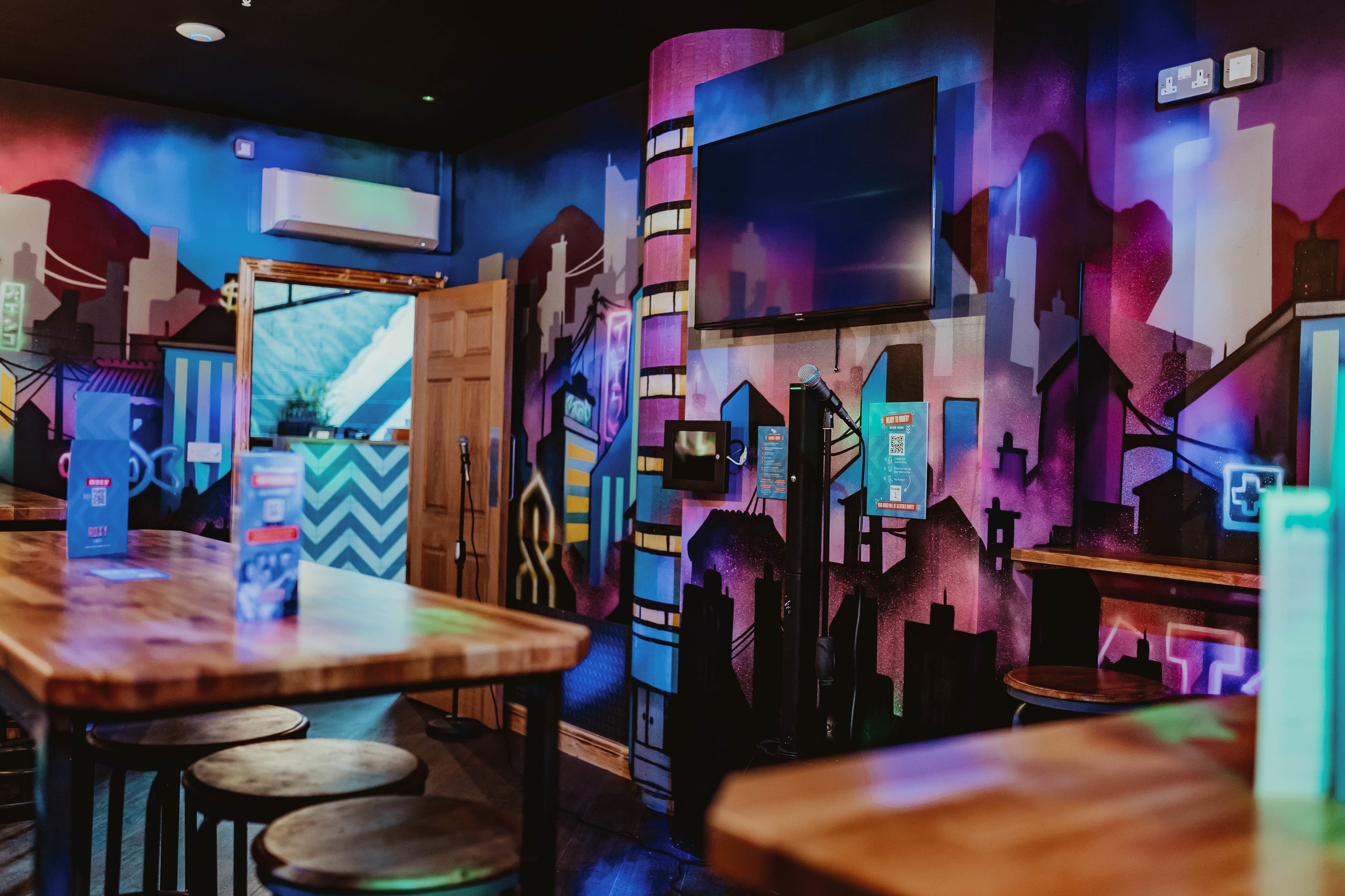 Photo of Roxy Lanes Edinburgh (Rose St.), Karaoke