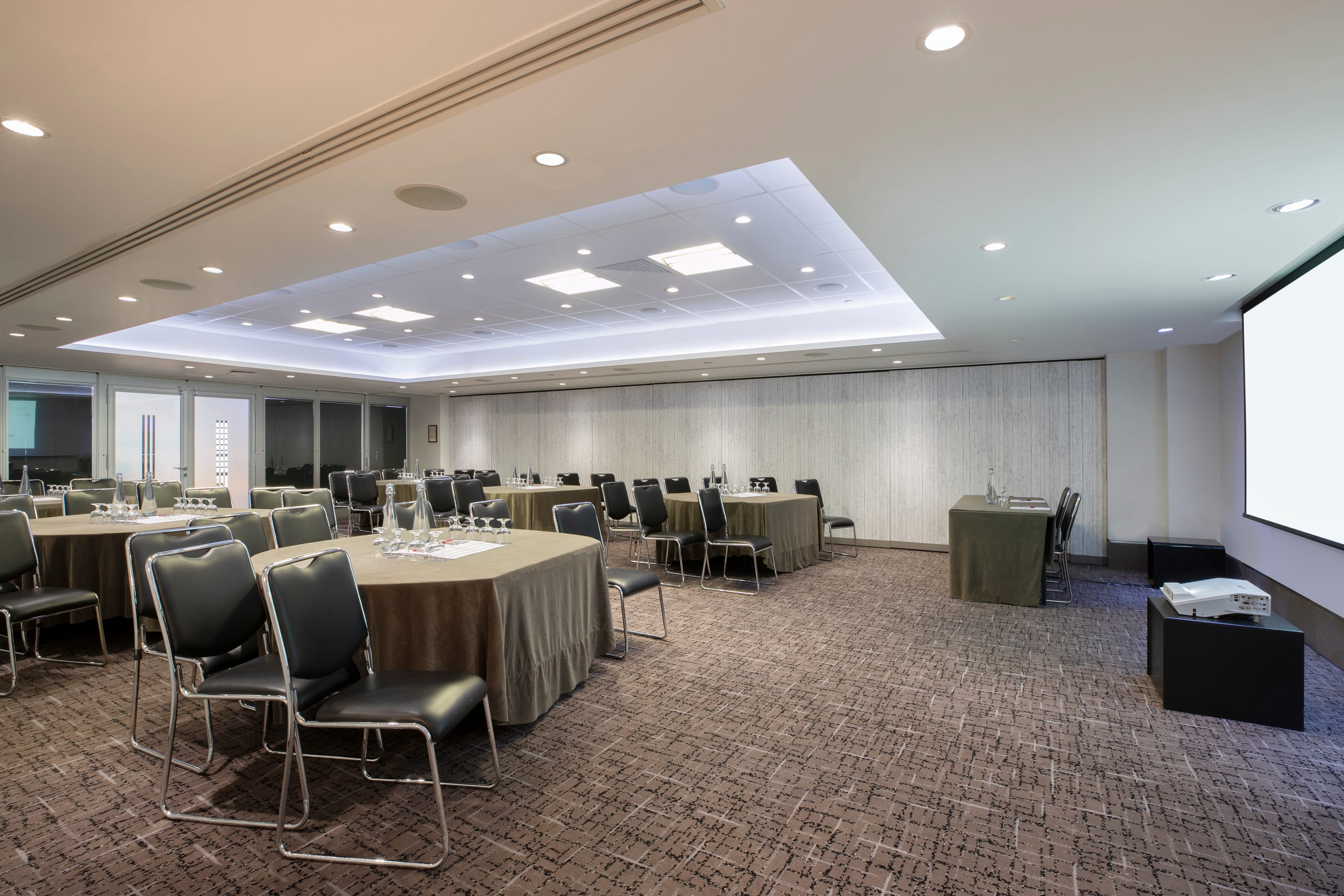 Photo of Leonardo Royal London Tower Bridge, Beaumont Suite
