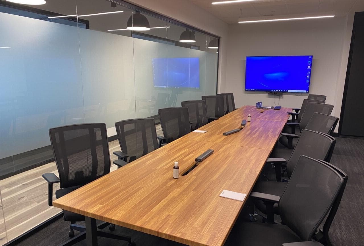 Chinook Conference Room - 12 Person, Venture X Arlington - Courthouse Metro photo #1