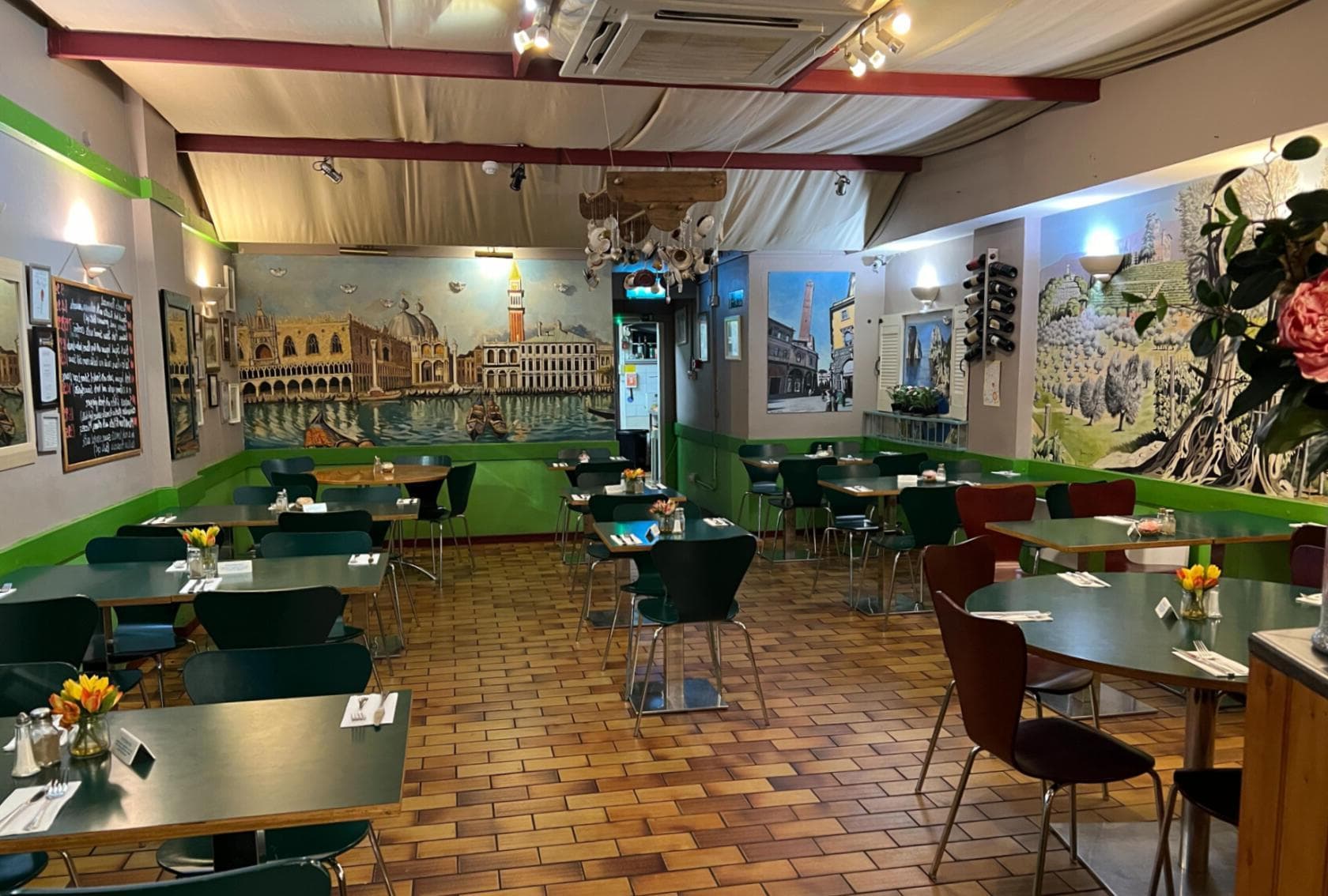 Restaurant Area, La Pizzeria Italiana photo #1