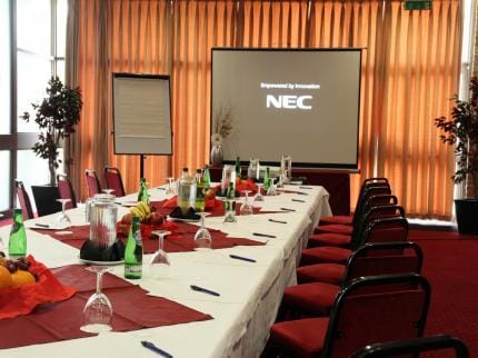 Photo of Inn On The Lake, Cobham Room