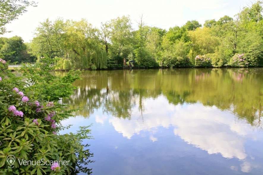 Inn On The Lake, Cobham Room photo #3