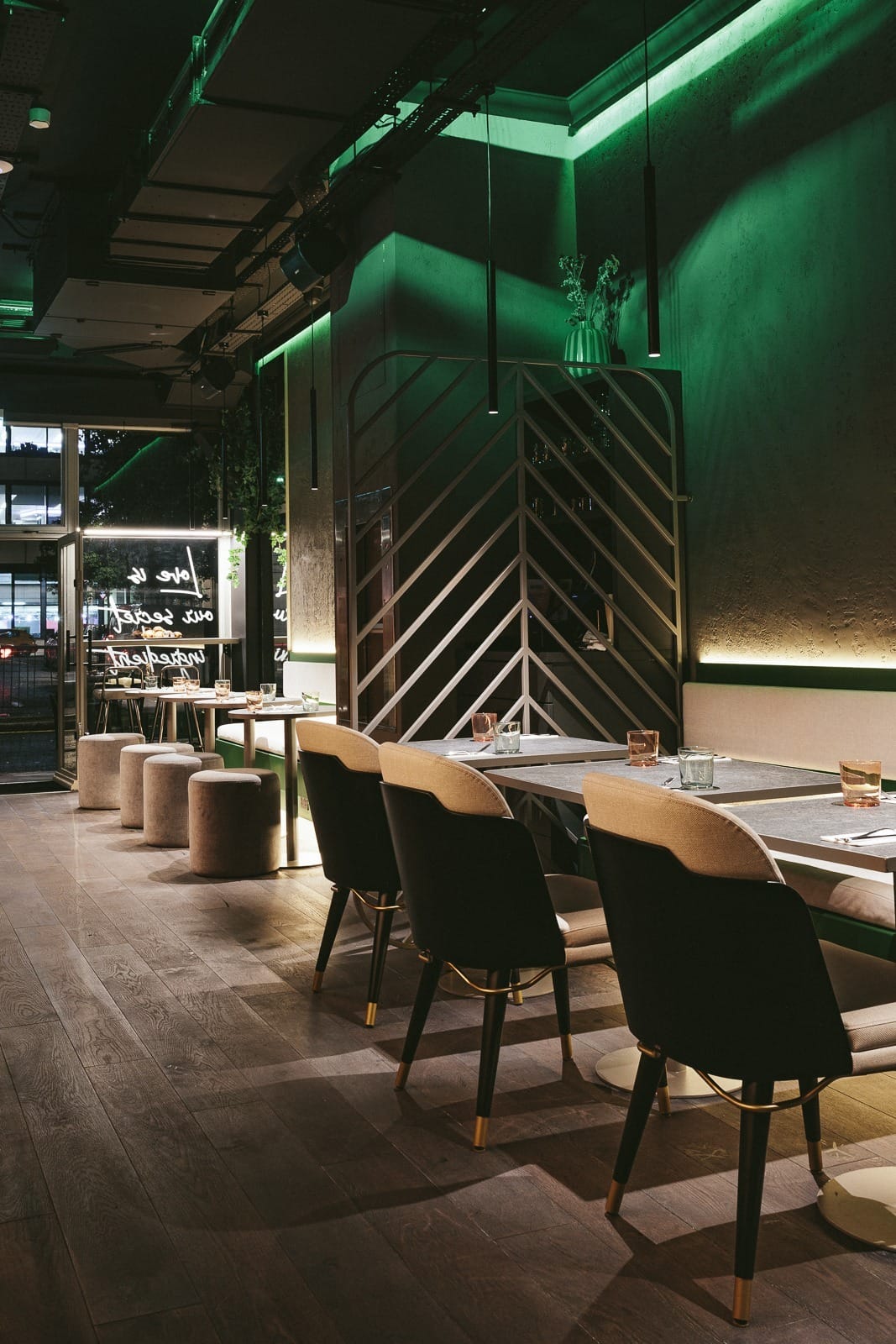 Photo of Bennie Restaurant & Bar, Full Restaurant
