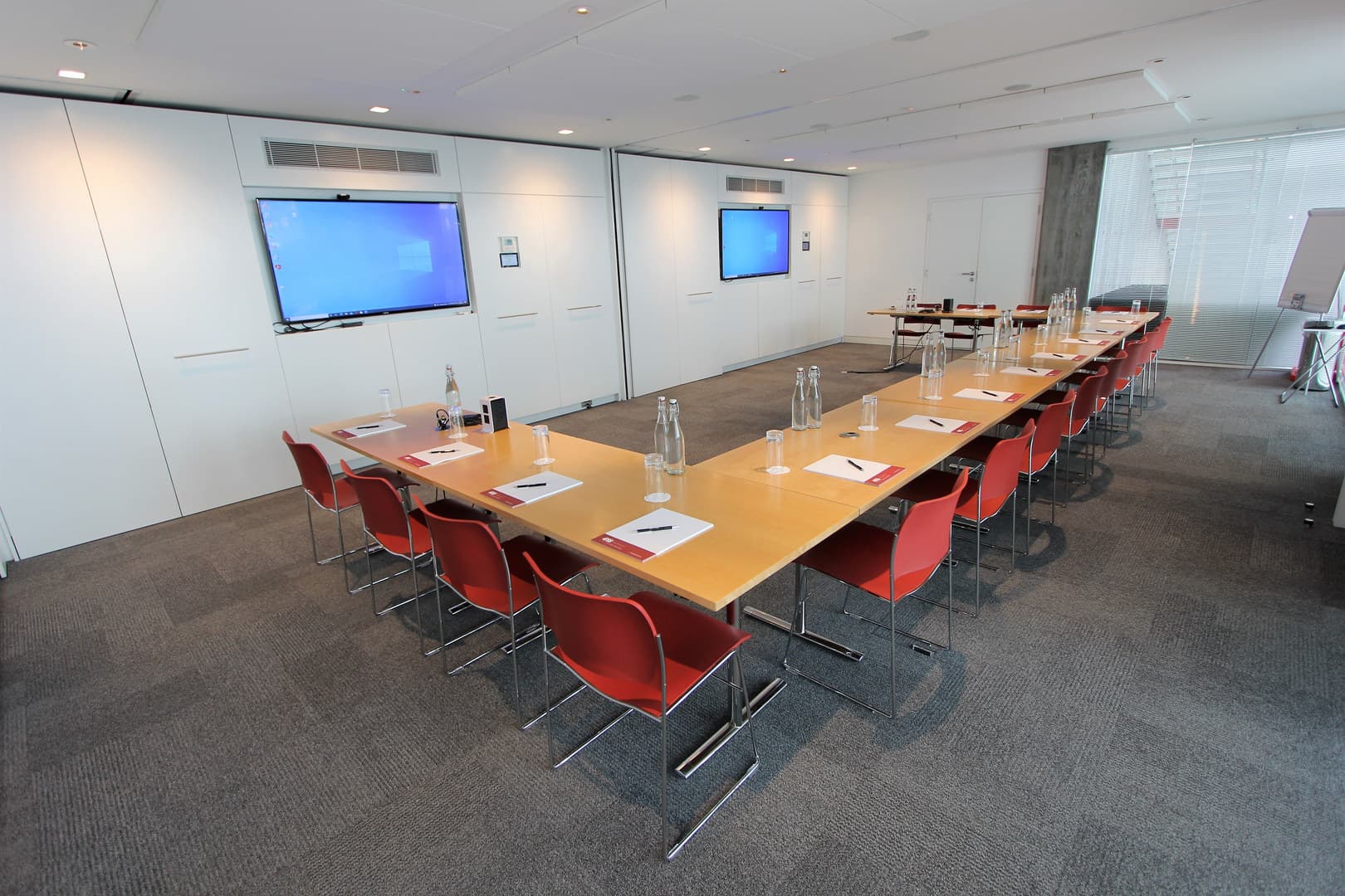 Belgrave Suite, 47 Bastwick St. photo #3