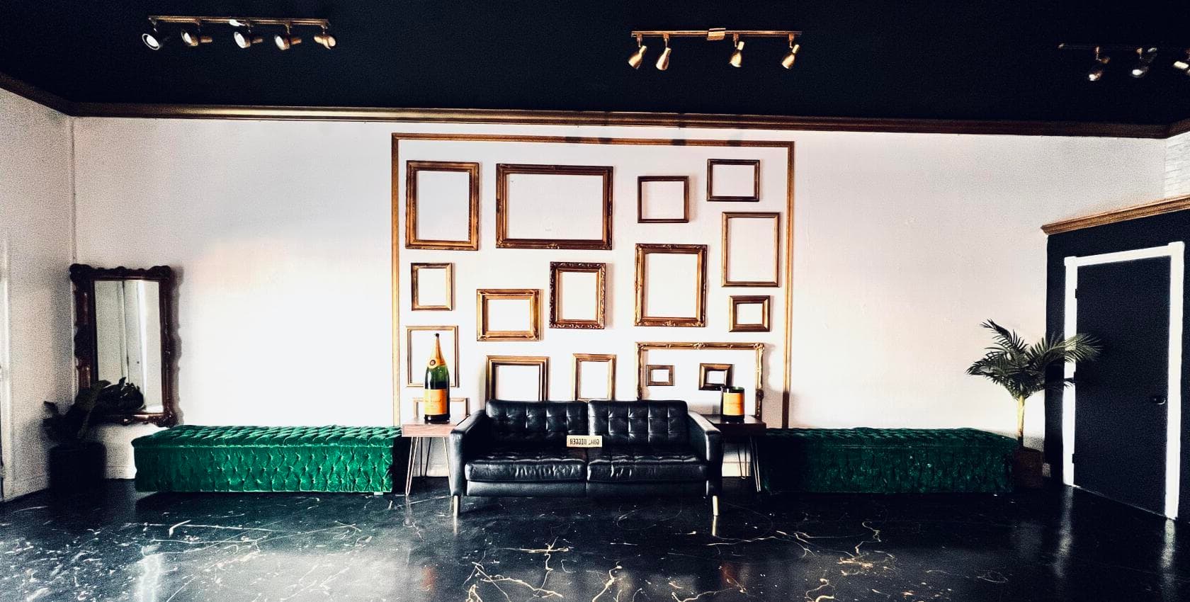 Master Frame Studio, Vacancy Avenue photo #1