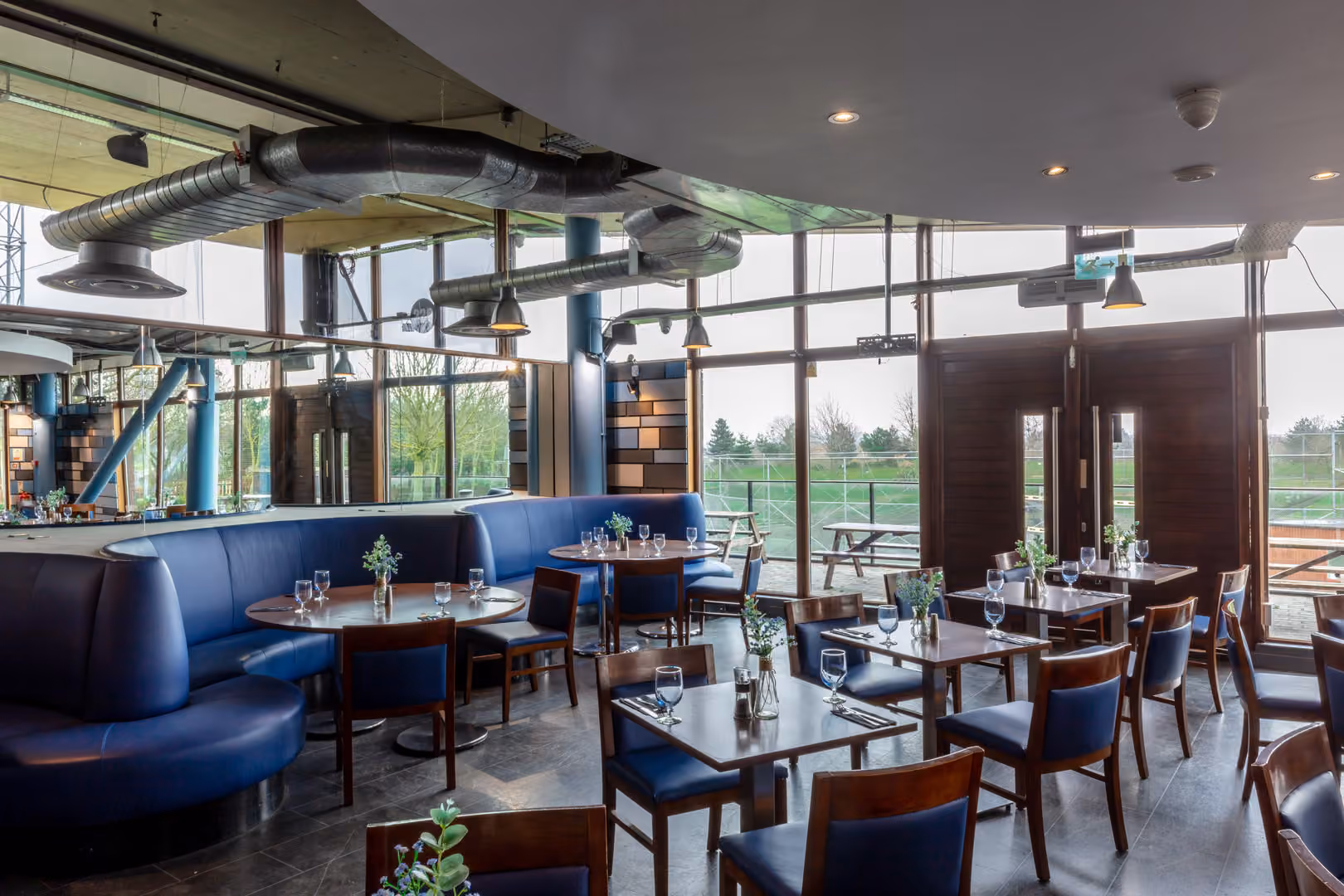 Blue Zenzer Restaurant, BigShots Golf Northwick Park photo #3