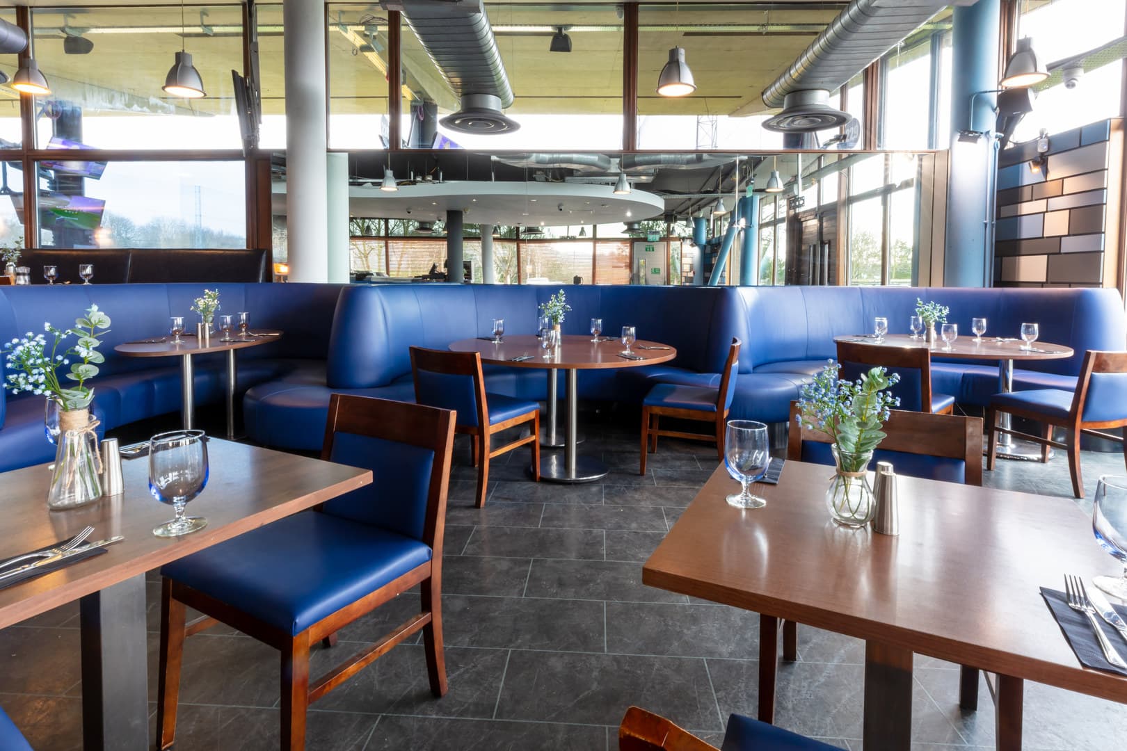 Blue Zenzer Restaurant, BigShots Golf Northwick Park photo #6