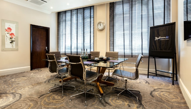 Photo of Radisson Blu Edwardian, Kenilworth, Private Suite 8